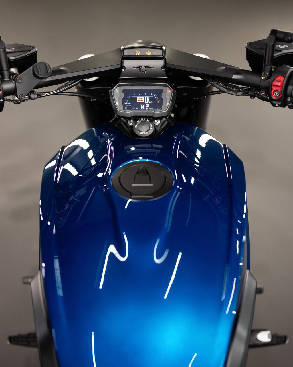 PIOMBO，vehicle，motorcycle，originality，