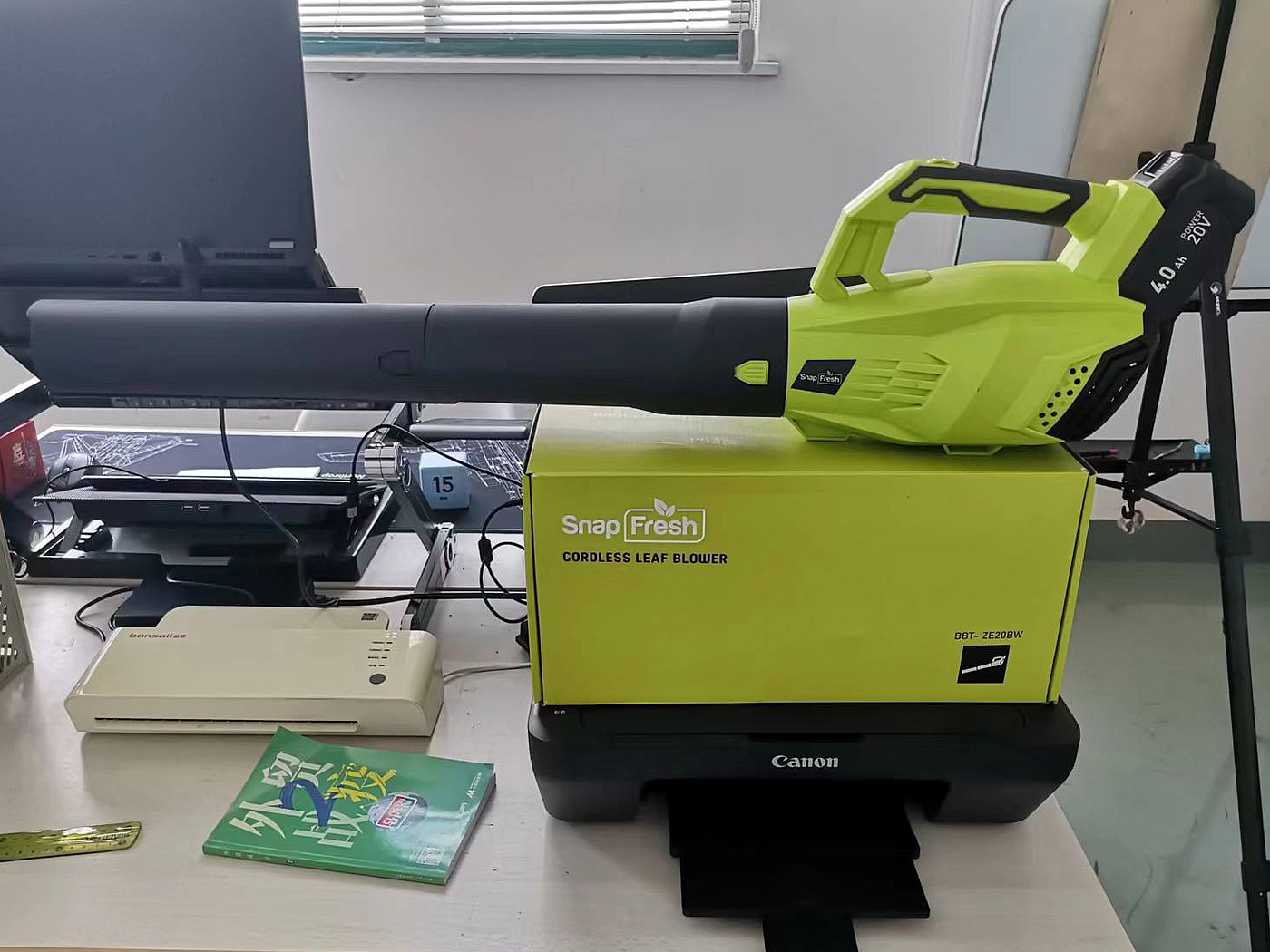 20V4AH lithium hair dryer，