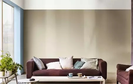 Dulux，cozy，Warm wood brown，Flower room table，lamps and lanterns，sofa，