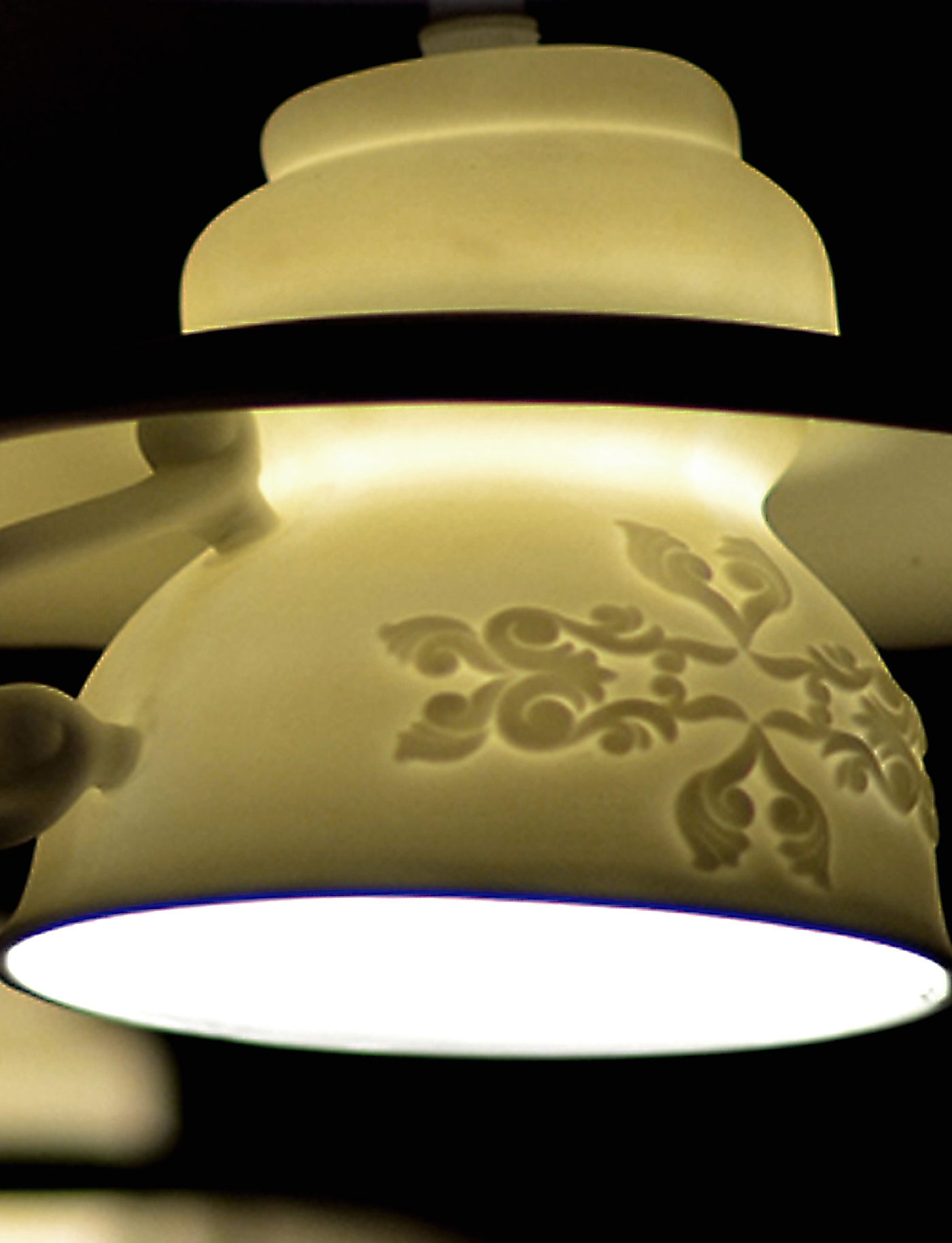 Drink a teacup，Fresh and beautiful chandelier，Original by INA，