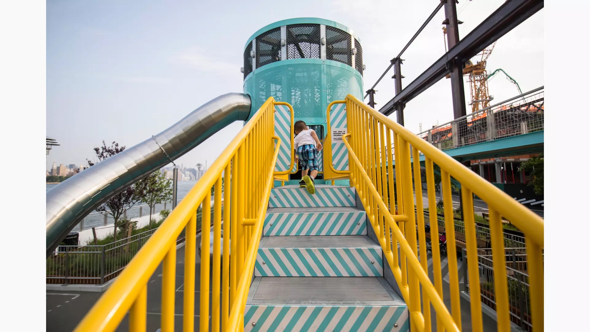 modeling，Outdoor recreation，Slide，park，old building renovation，Children's Playground，