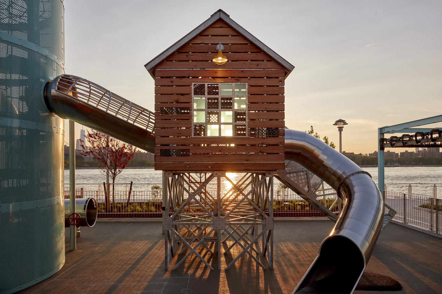 modeling，Outdoor recreation，Slide，park，old building renovation，Children's Playground，