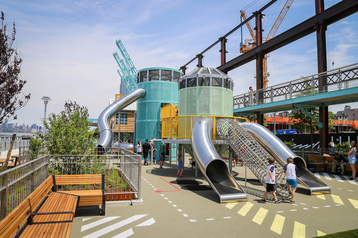 modeling，Outdoor recreation，Slide，park，old building renovation，Children's Playground，