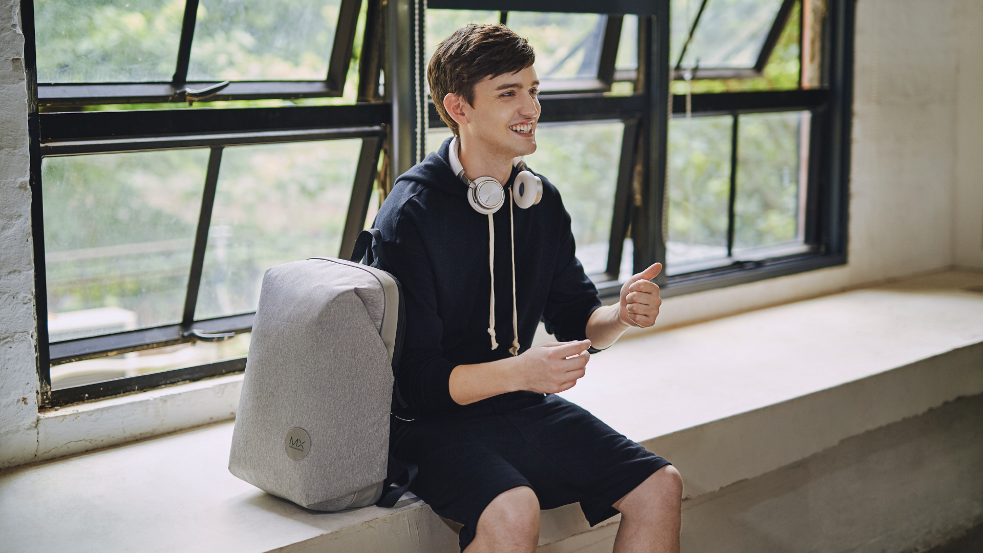 A explosive backpack，