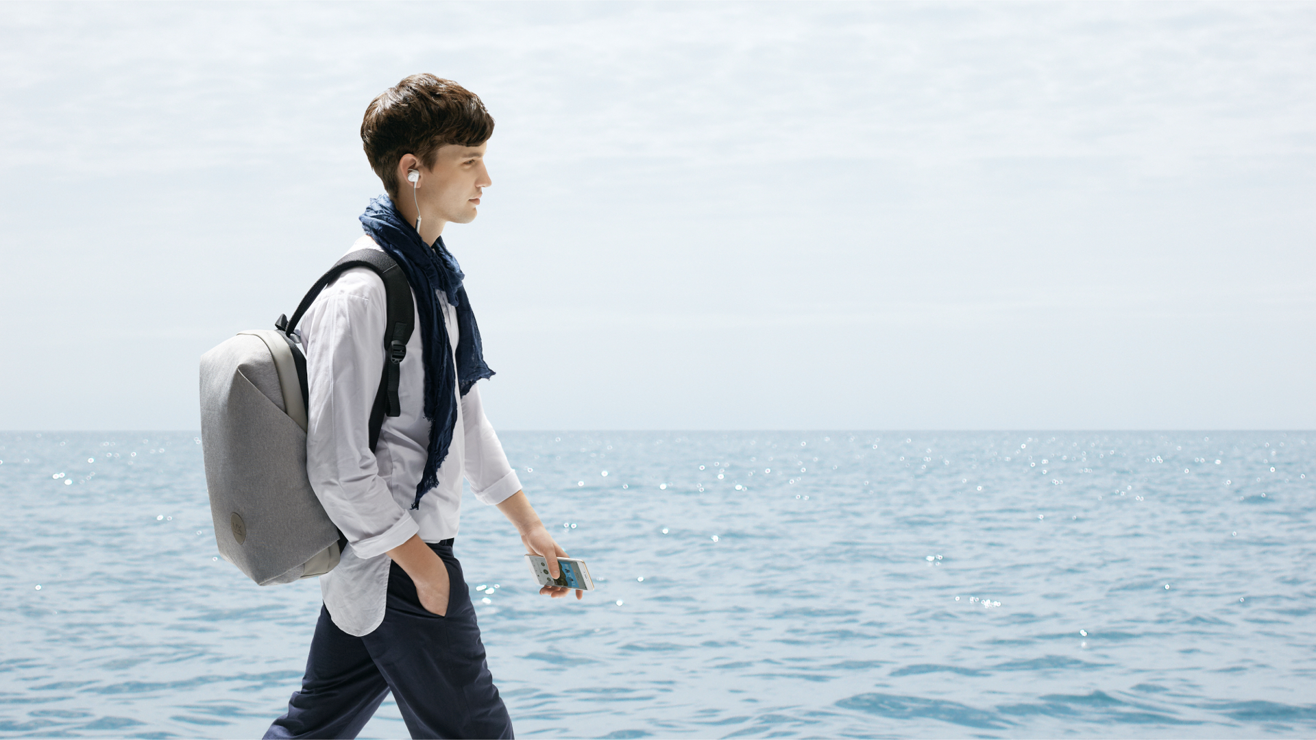 A explosive backpack，