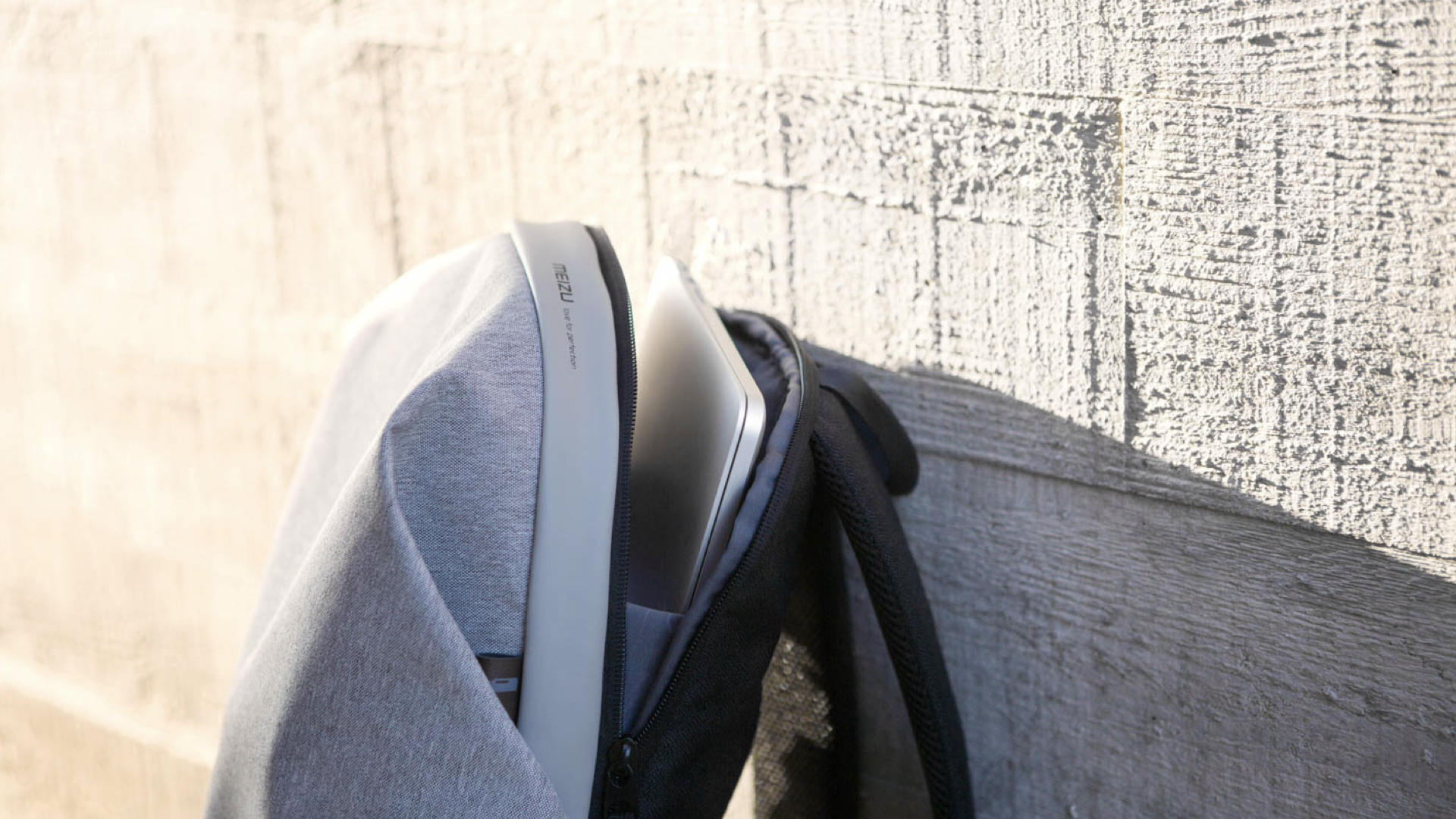 A explosive backpack，