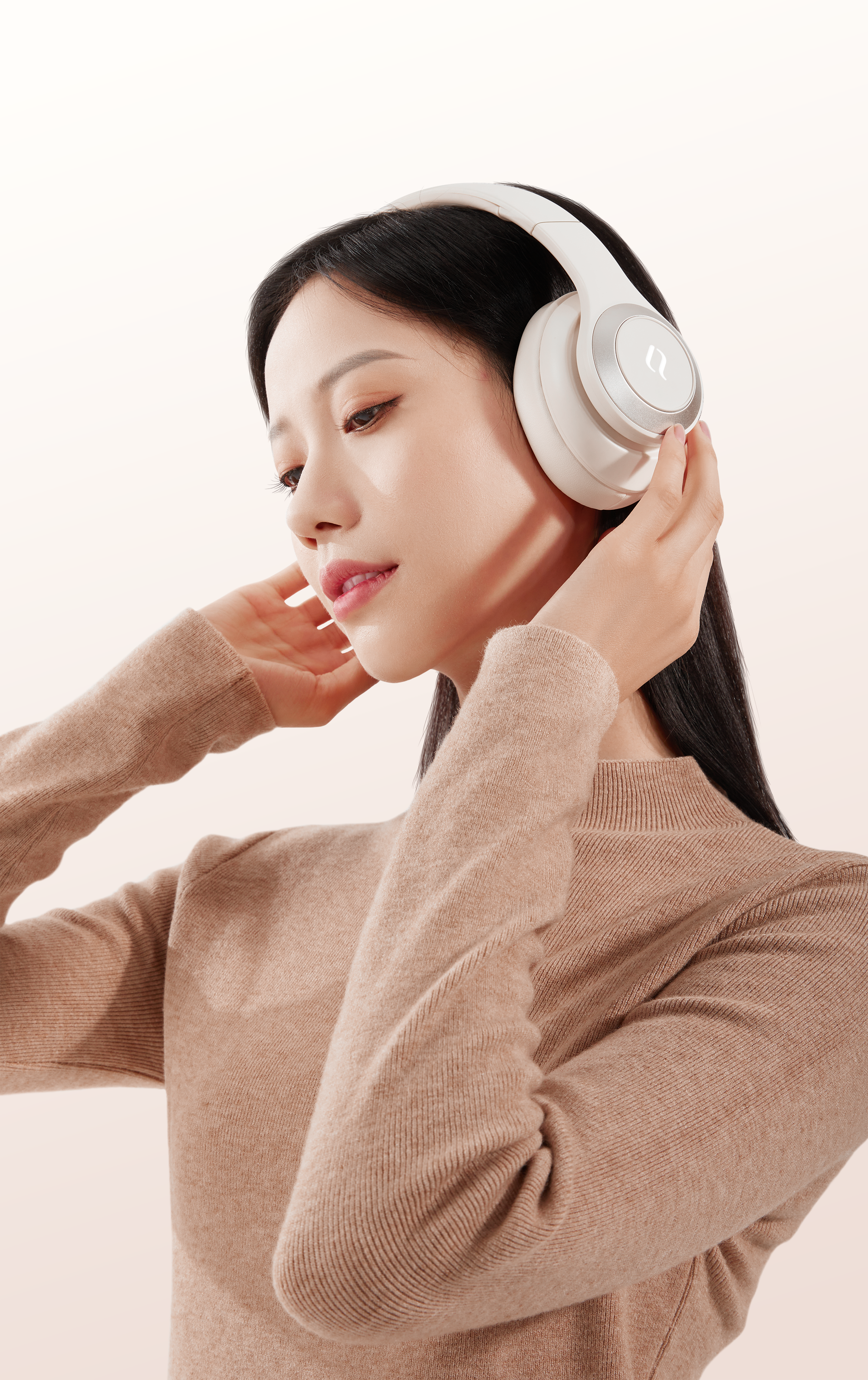 Original rendering，Electronics，Product rendering，Bluetooth headset，Headset Bluetooth headset，three-dimensional，online retailers，electronic product，