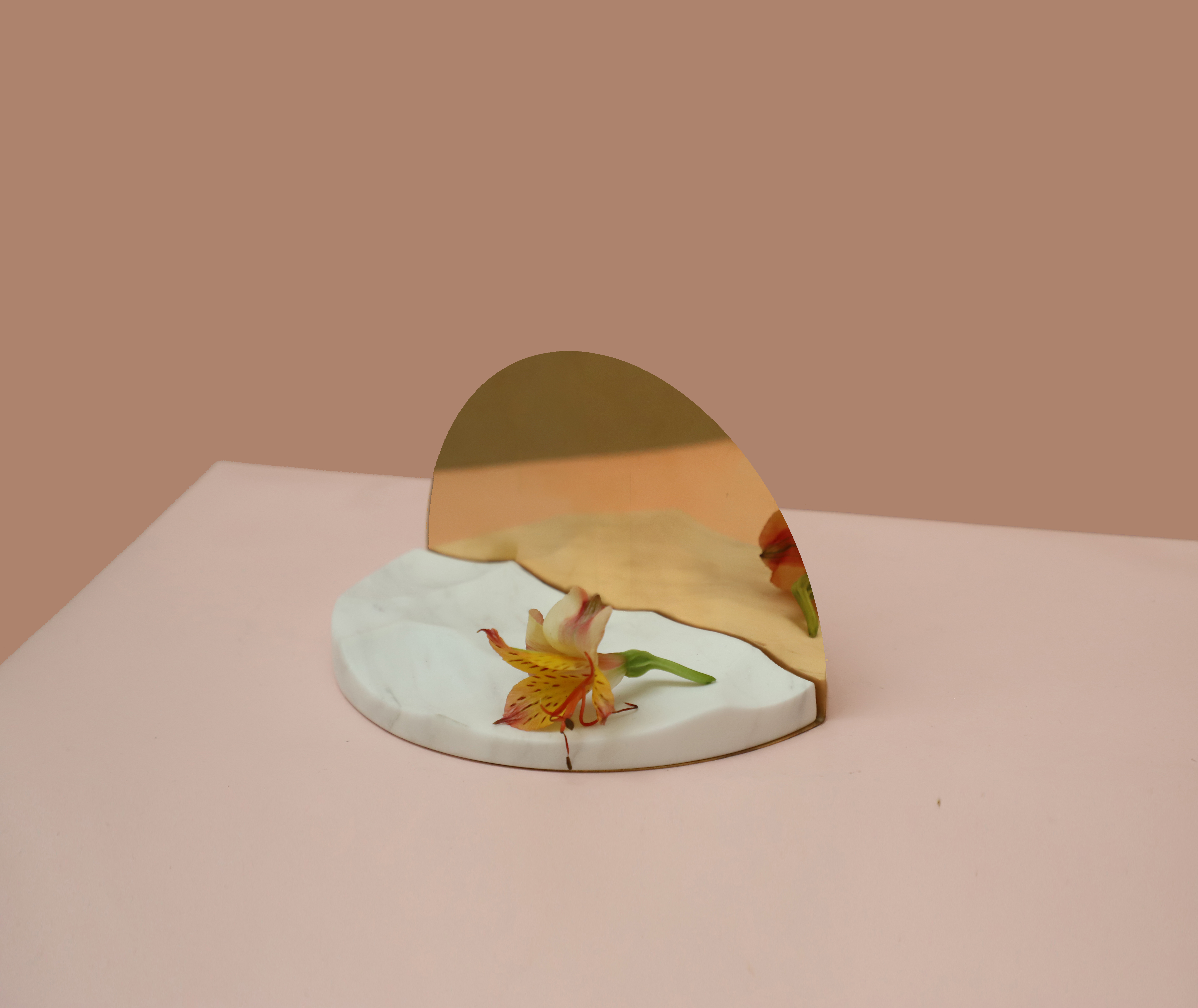 For more photos, please follow Weibo @ Li Yimeng，