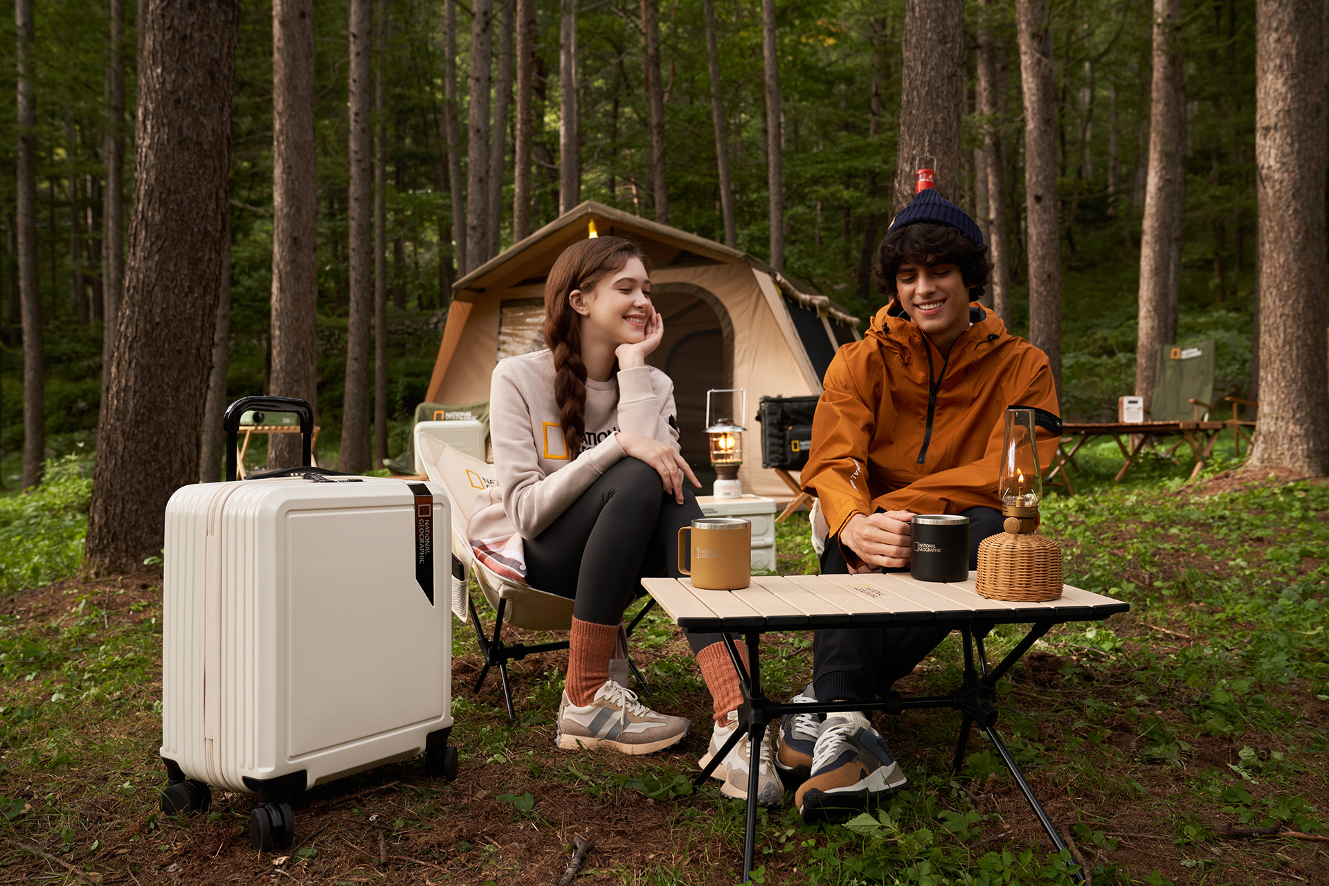 camping，trunk，outdoors，