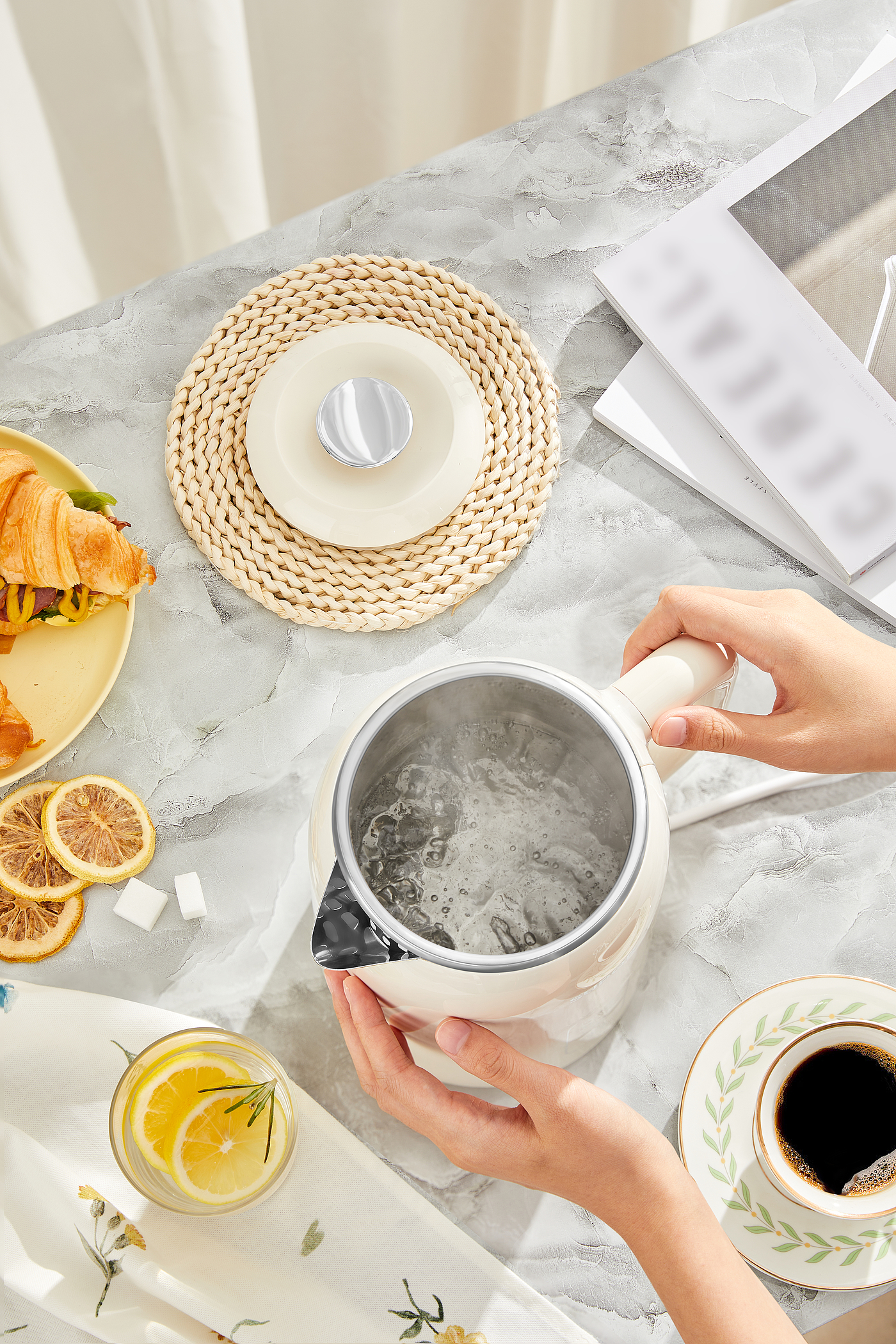 Retro，Home Furnishing，Electronic insulation electric kettle，