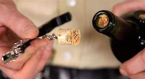 Bottle opener，industrial design，convenient，Simple design，Metal，