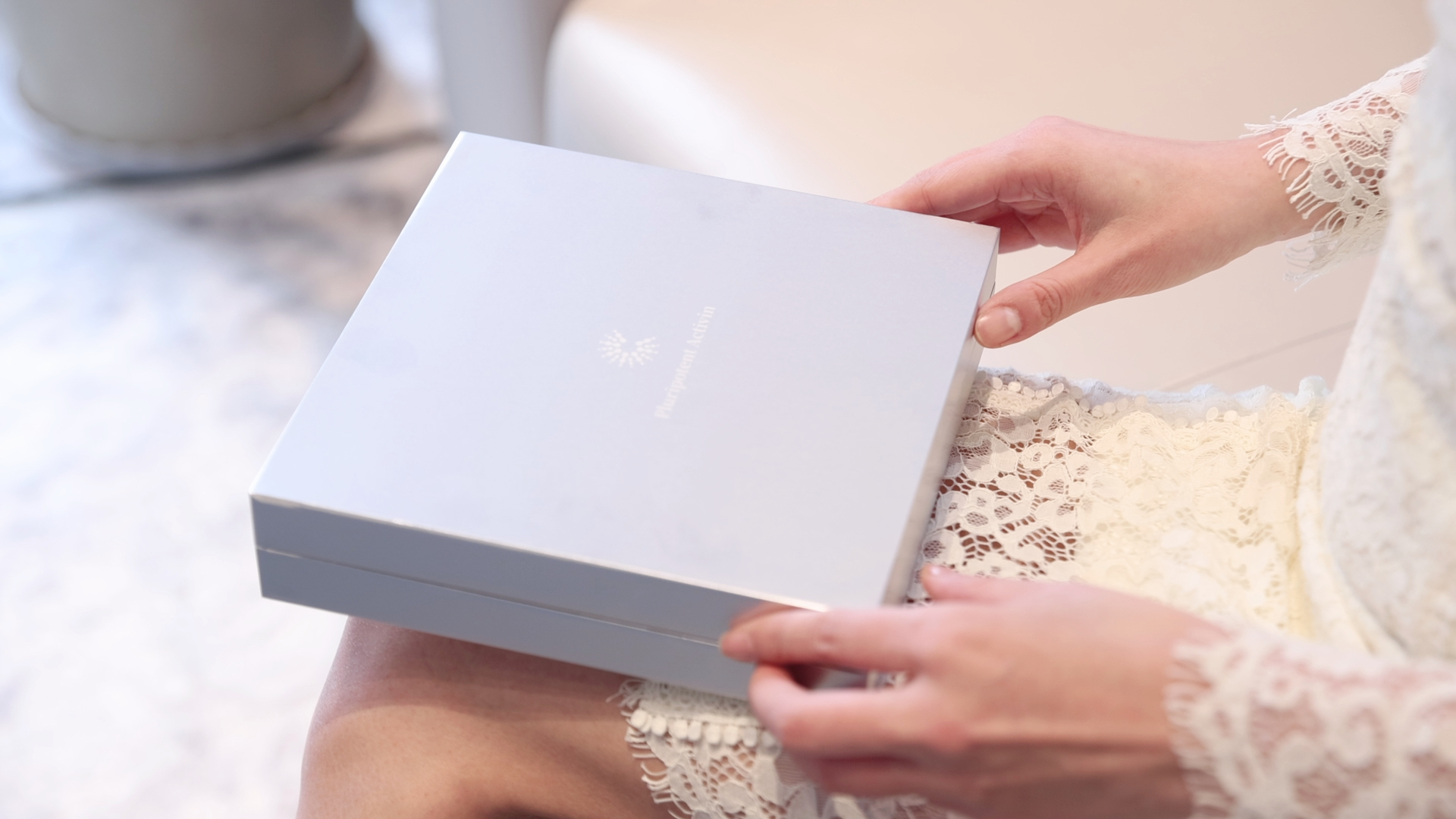 packing design，all-round living element，Gold standard design，Xiong muguo，Brand packaging design，High-grade packaging，Gift box packaging，Freeze-dried powder，