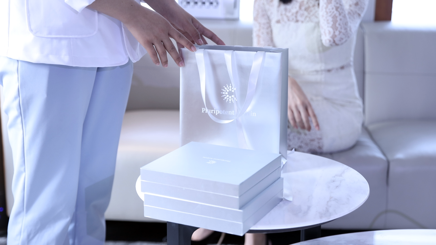 packing design，all-round living element，Gold standard design，Xiong muguo，Brand packaging design，High-grade packaging，Gift box packaging，Freeze-dried powder，