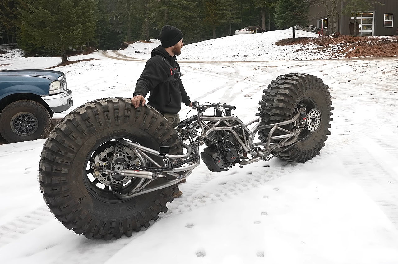 motorcycle，industrial design，Batmobile，