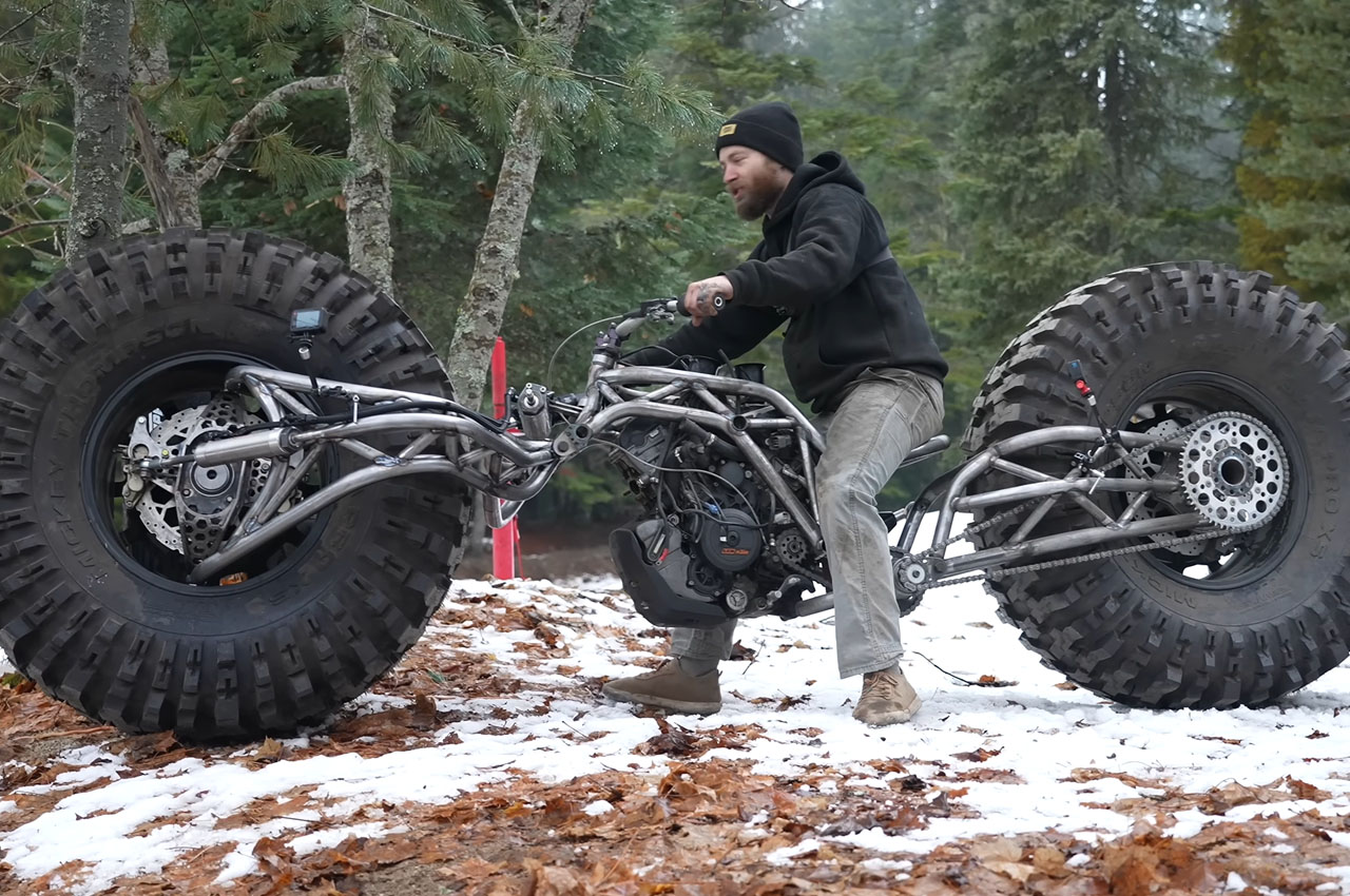 motorcycle，industrial design，Batmobile，