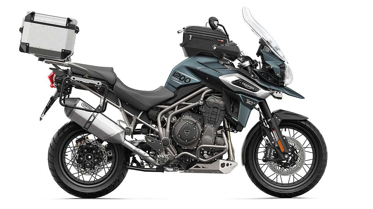 motorcycle，vehicle，Triumph  Tiger，product design，