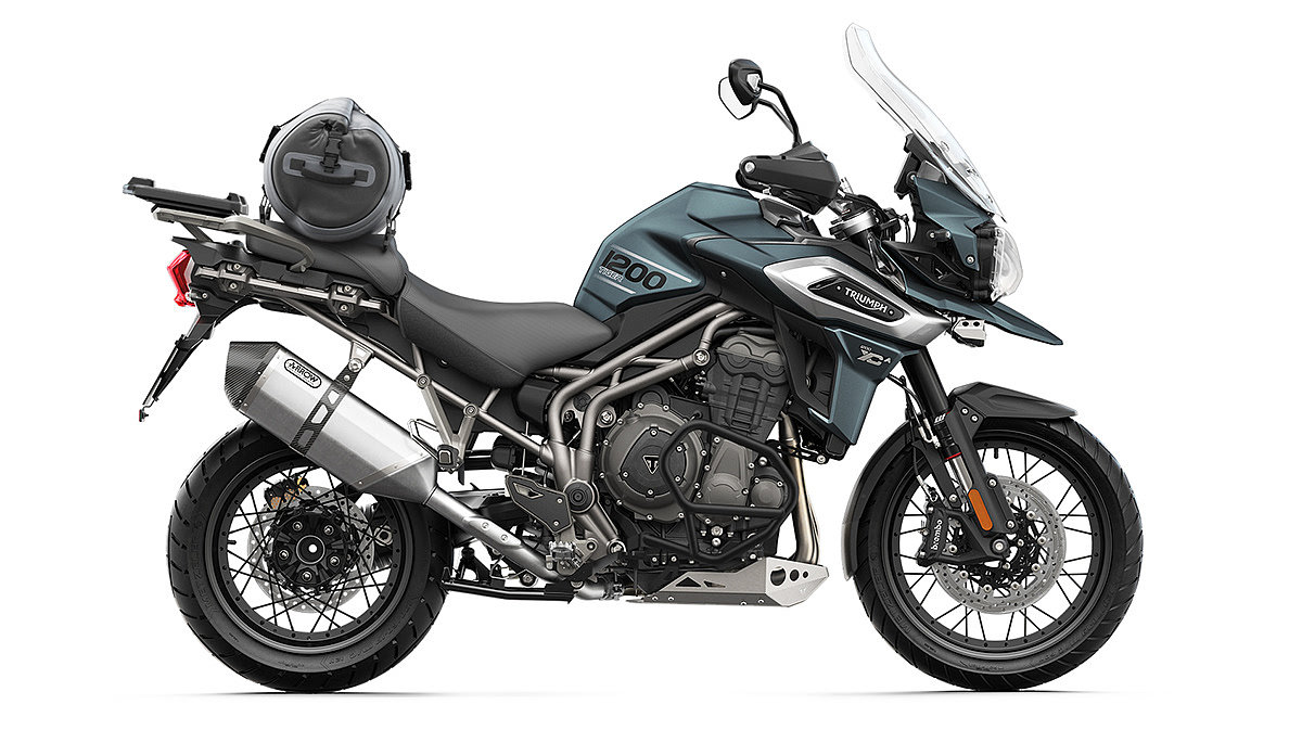 motorcycle，vehicle，Triumph  Tiger，product design，