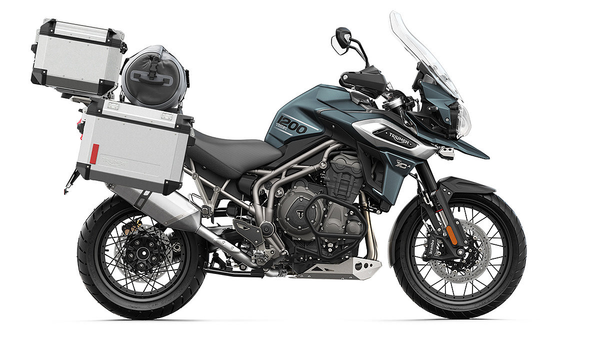 motorcycle，vehicle，Triumph  Tiger，product design，