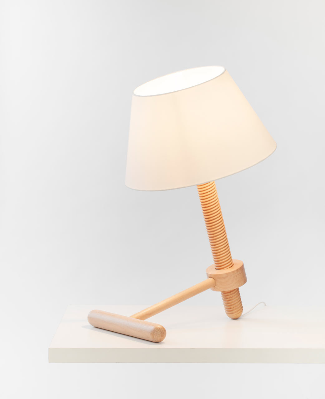 furniture，Home Furnishing，interest，table，chair，lamp，wood，