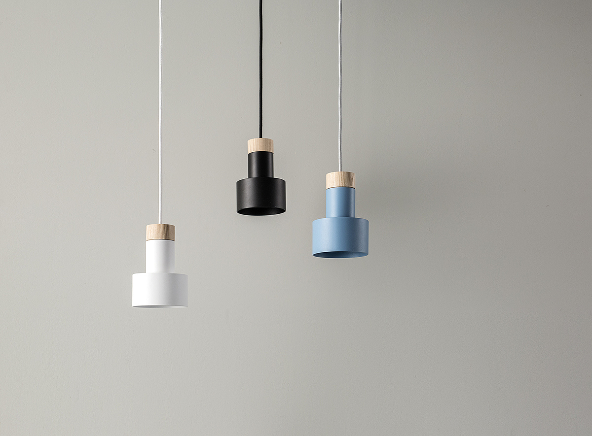 Metal，wood，a chandelier，