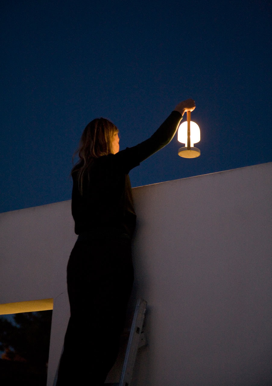 lamp，lamps and lanterns，portable，Portable，wood，Northern Europe，