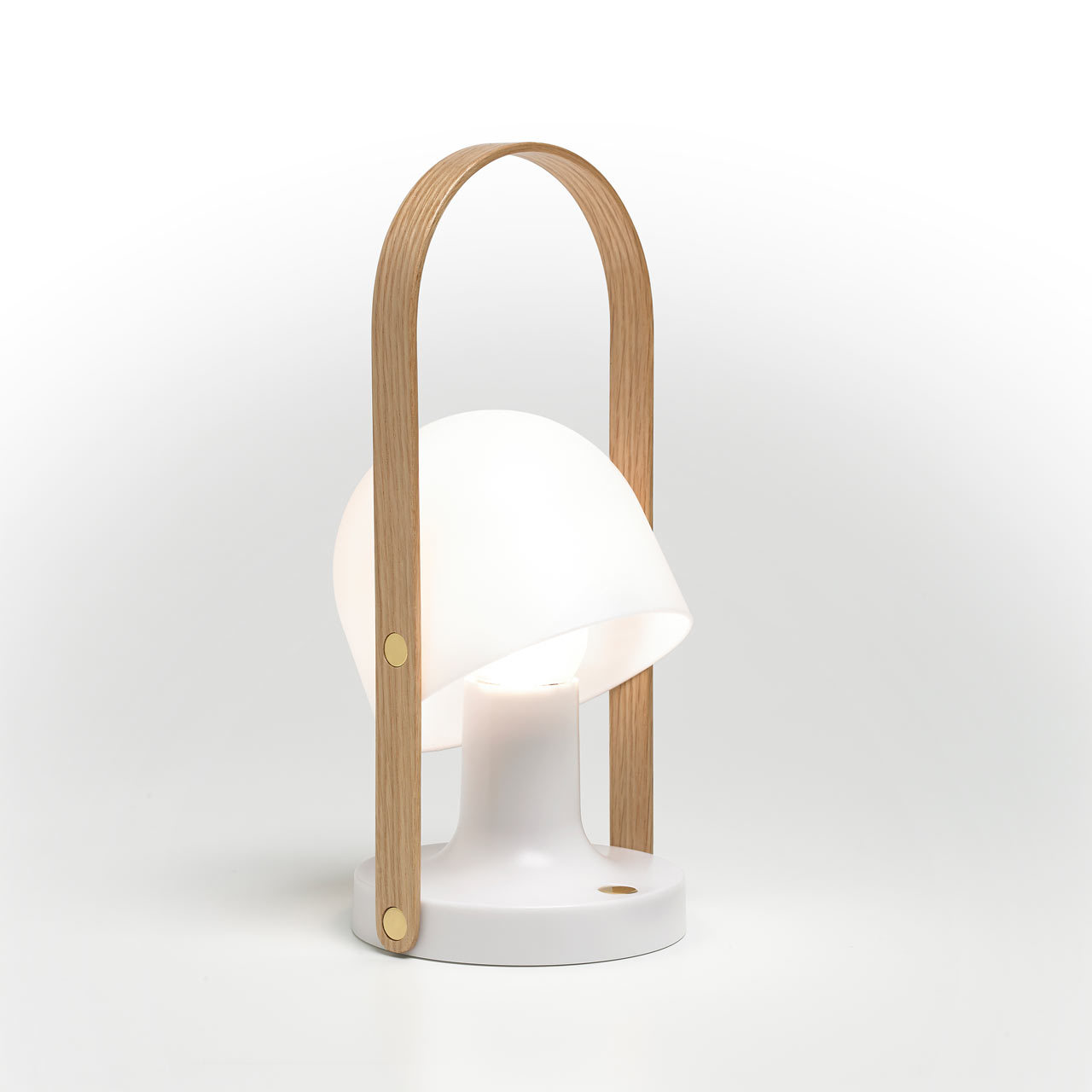 lamp，lamps and lanterns，portable，Portable，wood，Northern Europe，