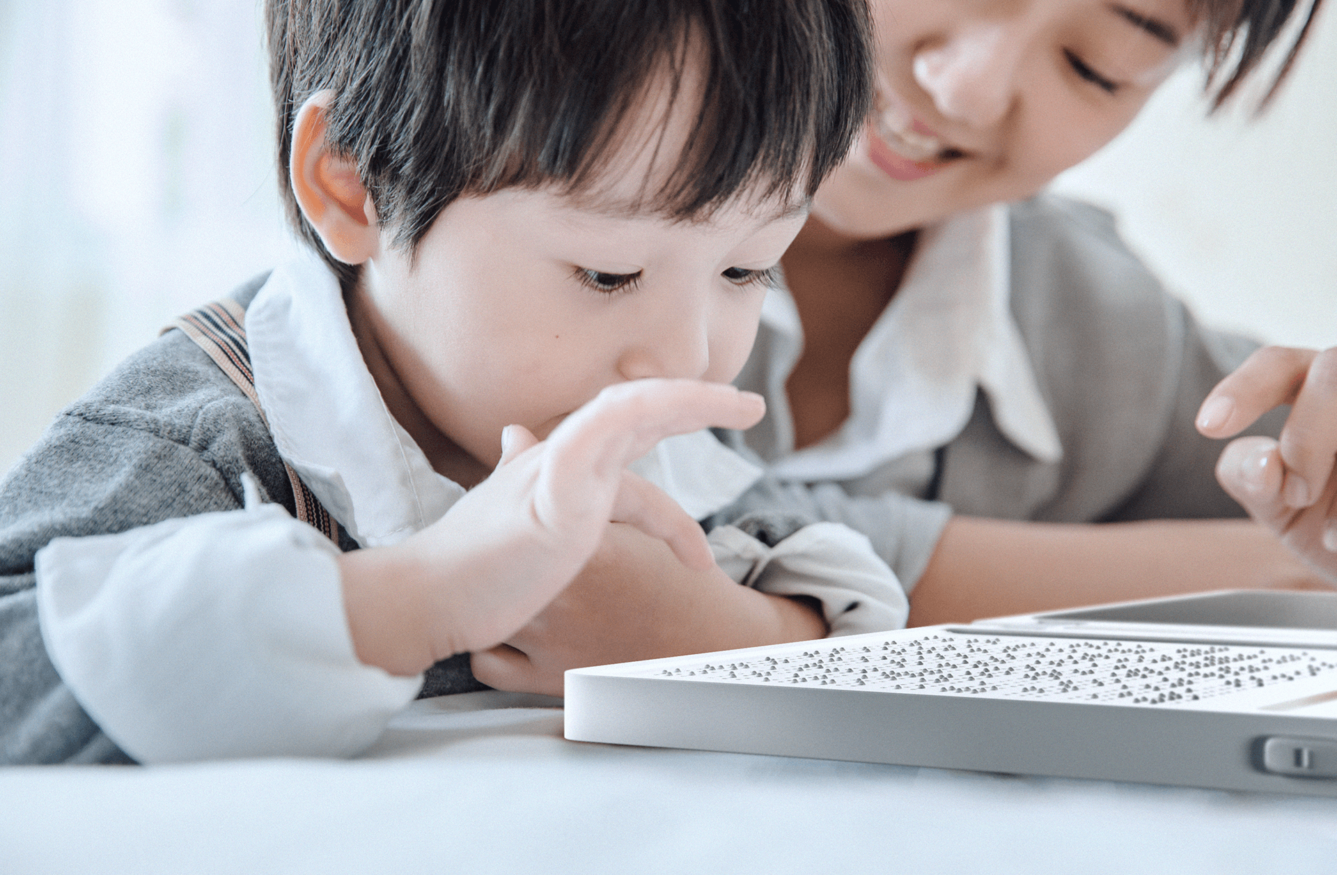 Children's books，3D Fairy Tale Book，visually impaired children，