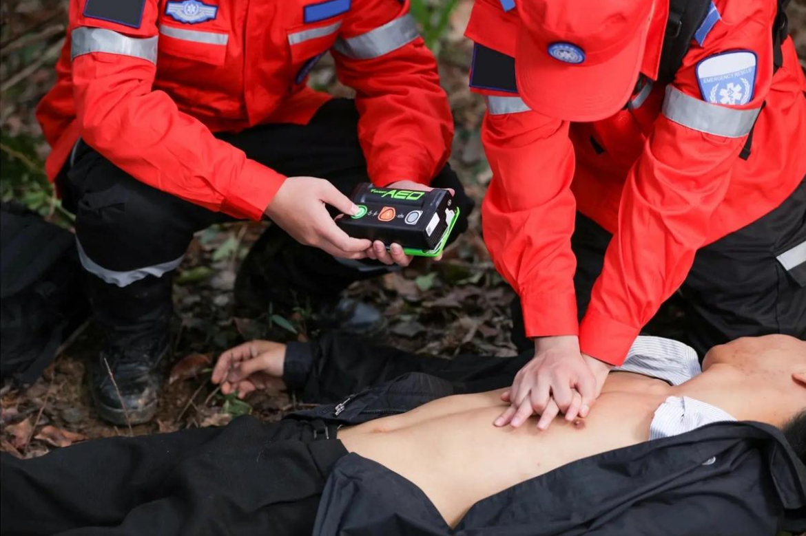 AED，first aid，medical care，
