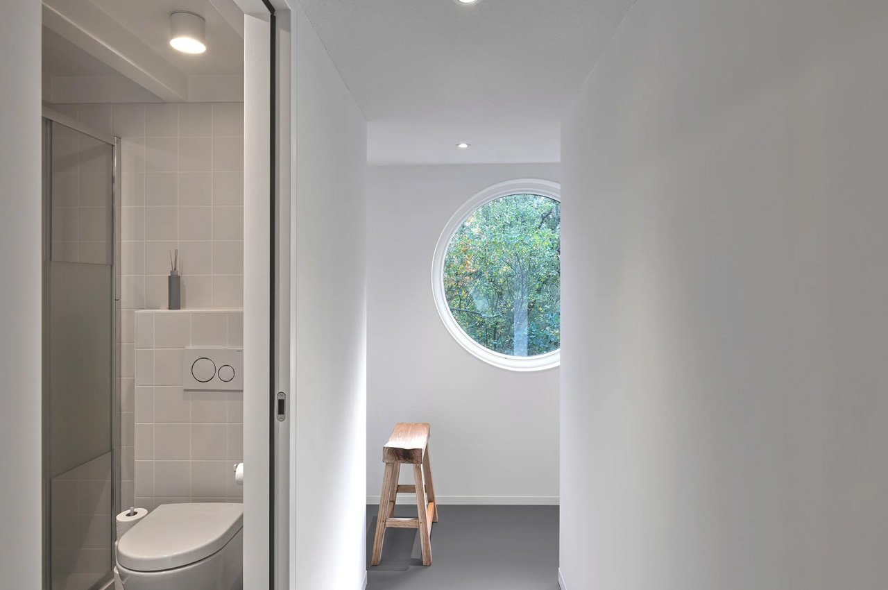 Wooden house，on vacation，aviary，