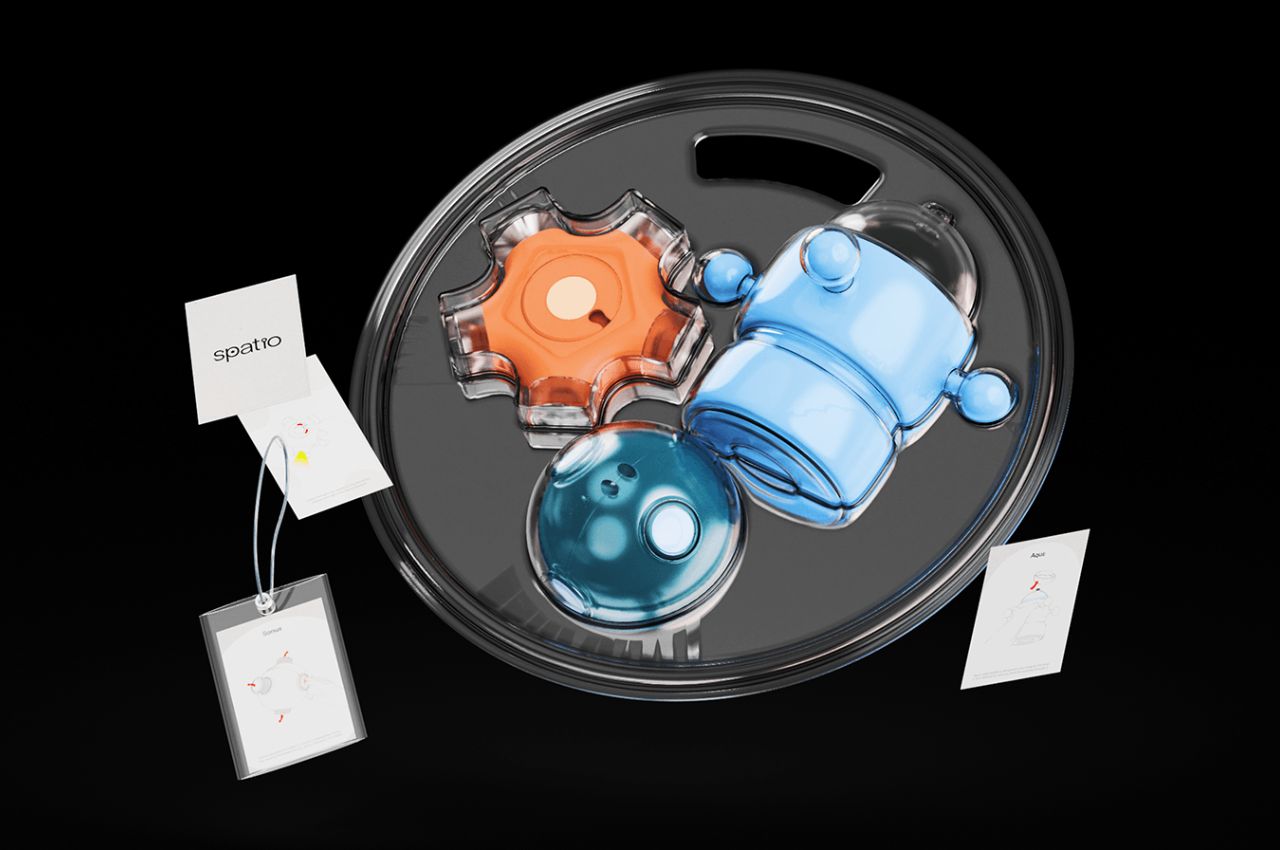 Flashlight，speaker，bottle，outer space，