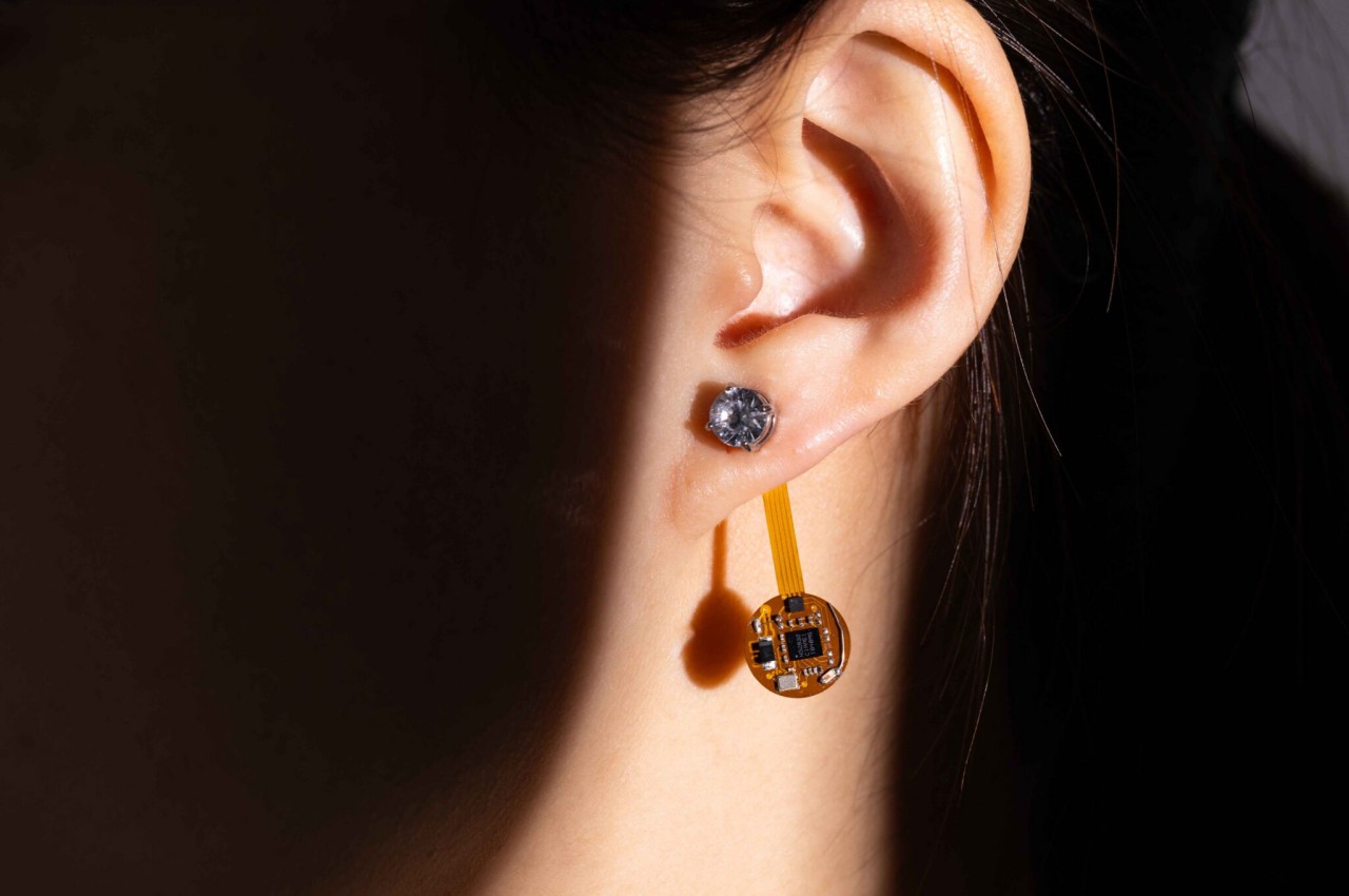 Earrings，intelligence，product design，wearable devices ，