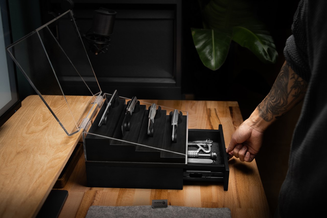 Display cabinet，EDC，furniture design ，EDC tool storage box，