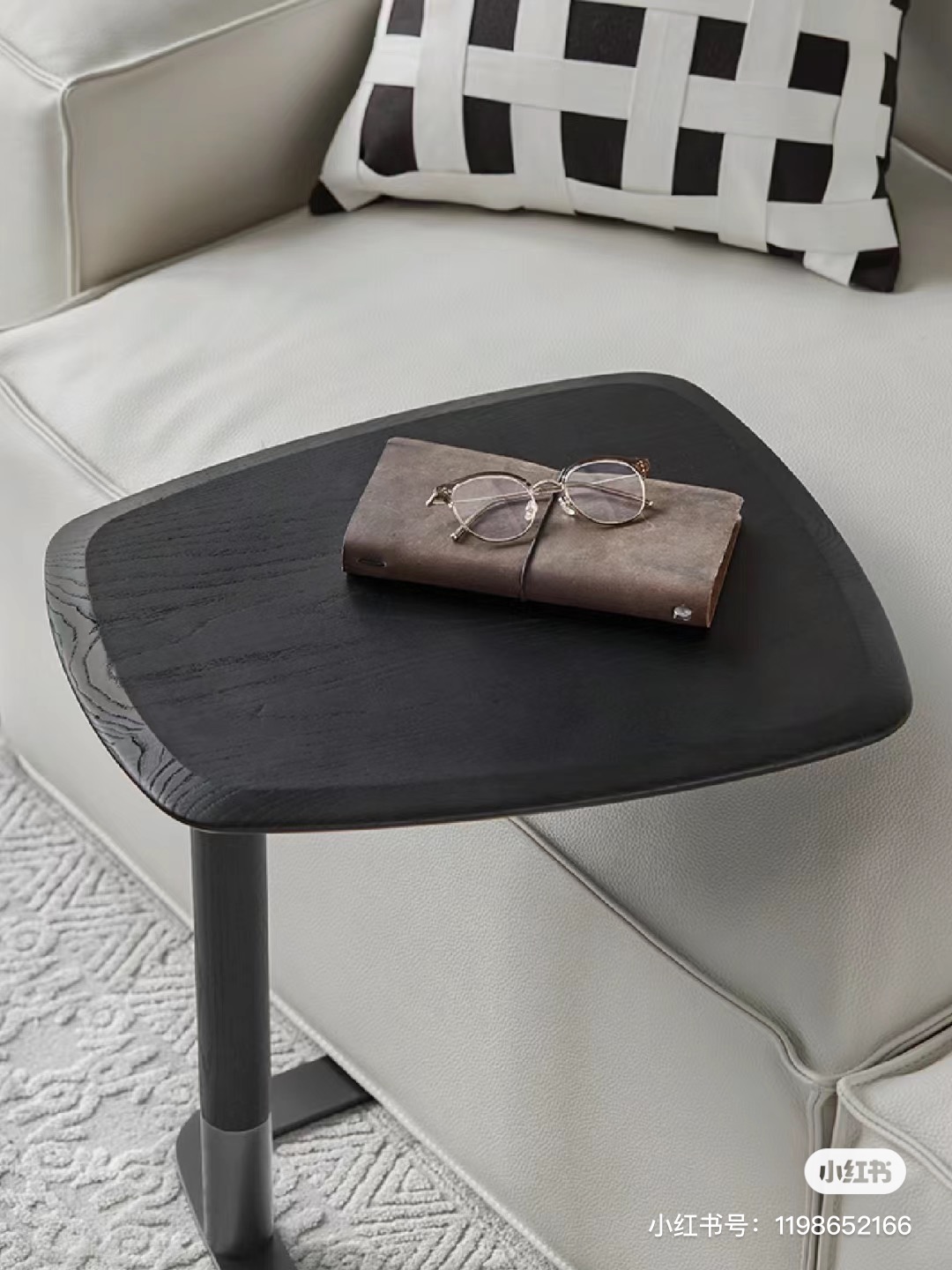 Side table，Italian style，Light luxury，solid wood，