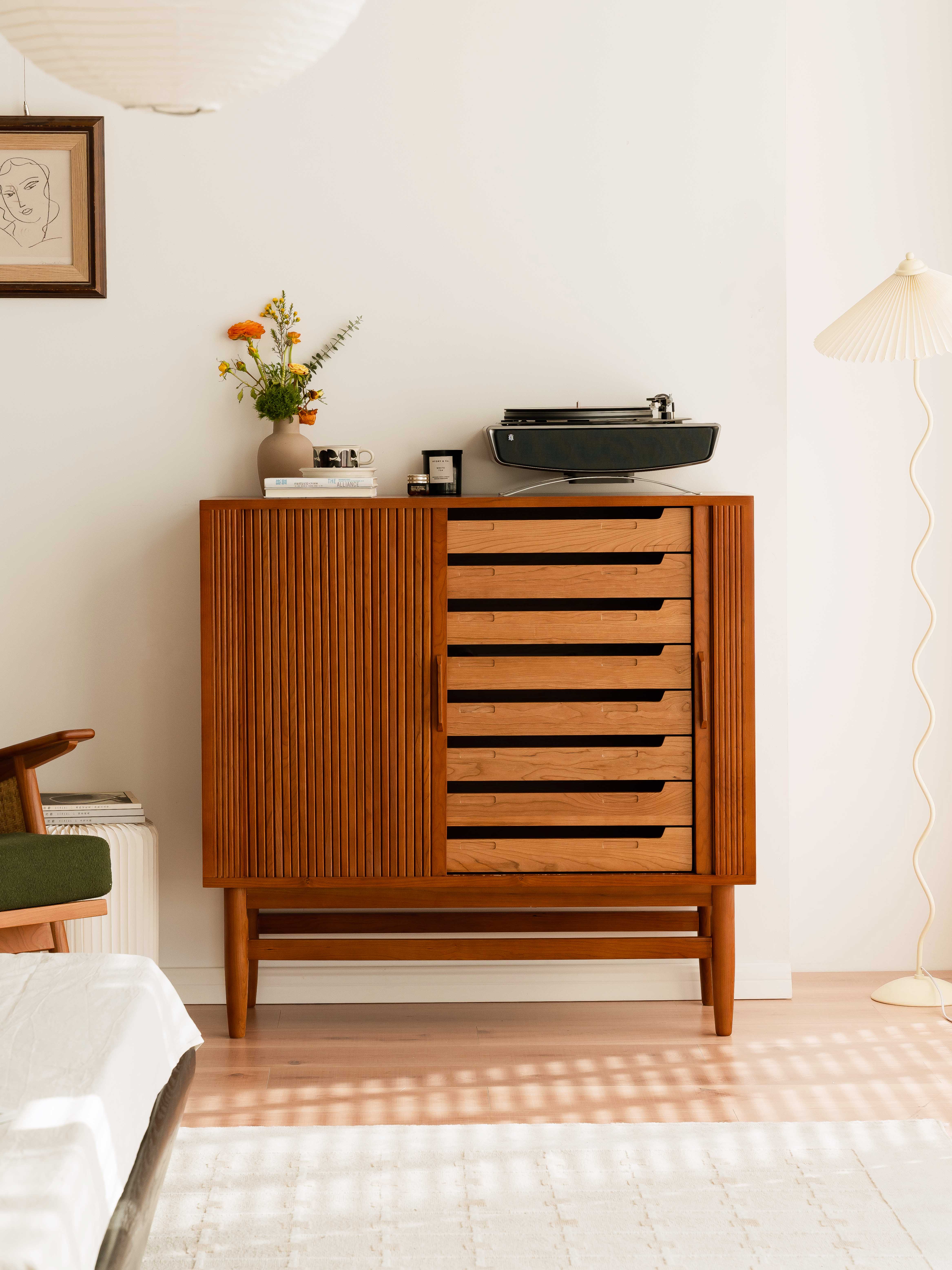 Solid wood furniture，Jewelry cabinet，medieval furniture，Residential Furniture，Original design，furniture design ，