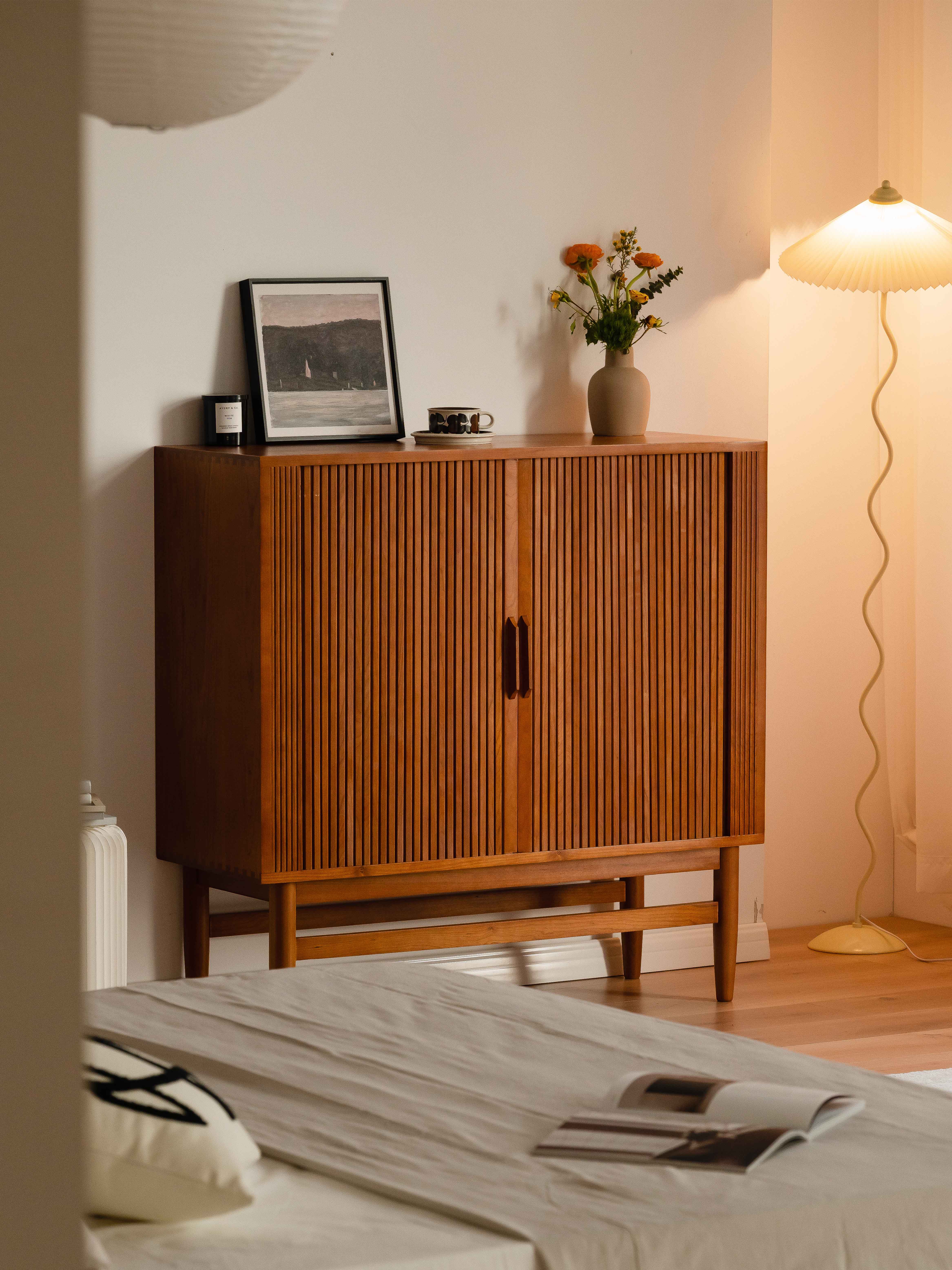 Solid wood furniture，Jewelry cabinet，medieval furniture，Residential Furniture，Original design，furniture design ，