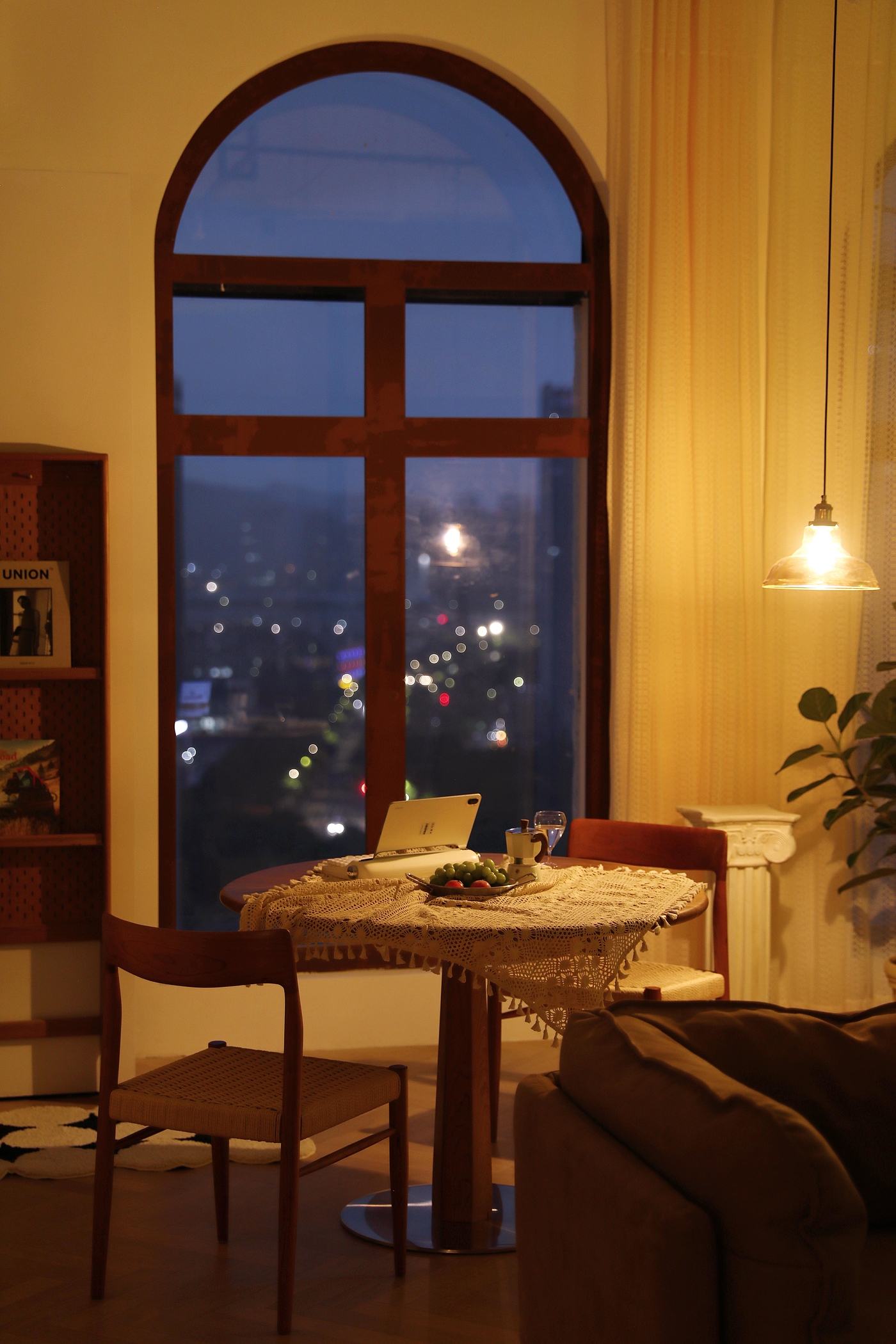 furniture design ，Solid wood furniture，Residential Furniture，round table，Original design，