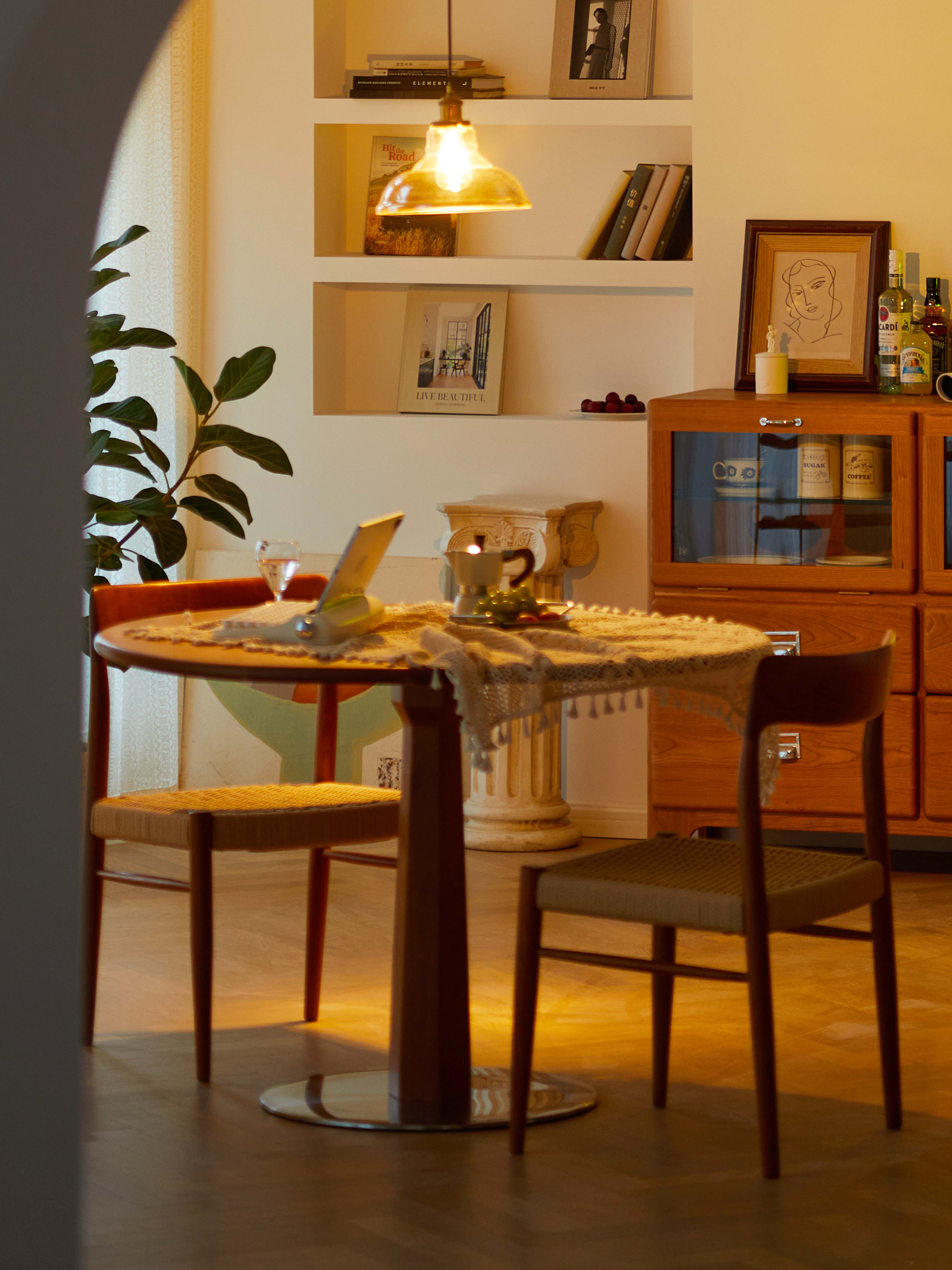 furniture design ，Solid wood furniture，Residential Furniture，round table，Original design，