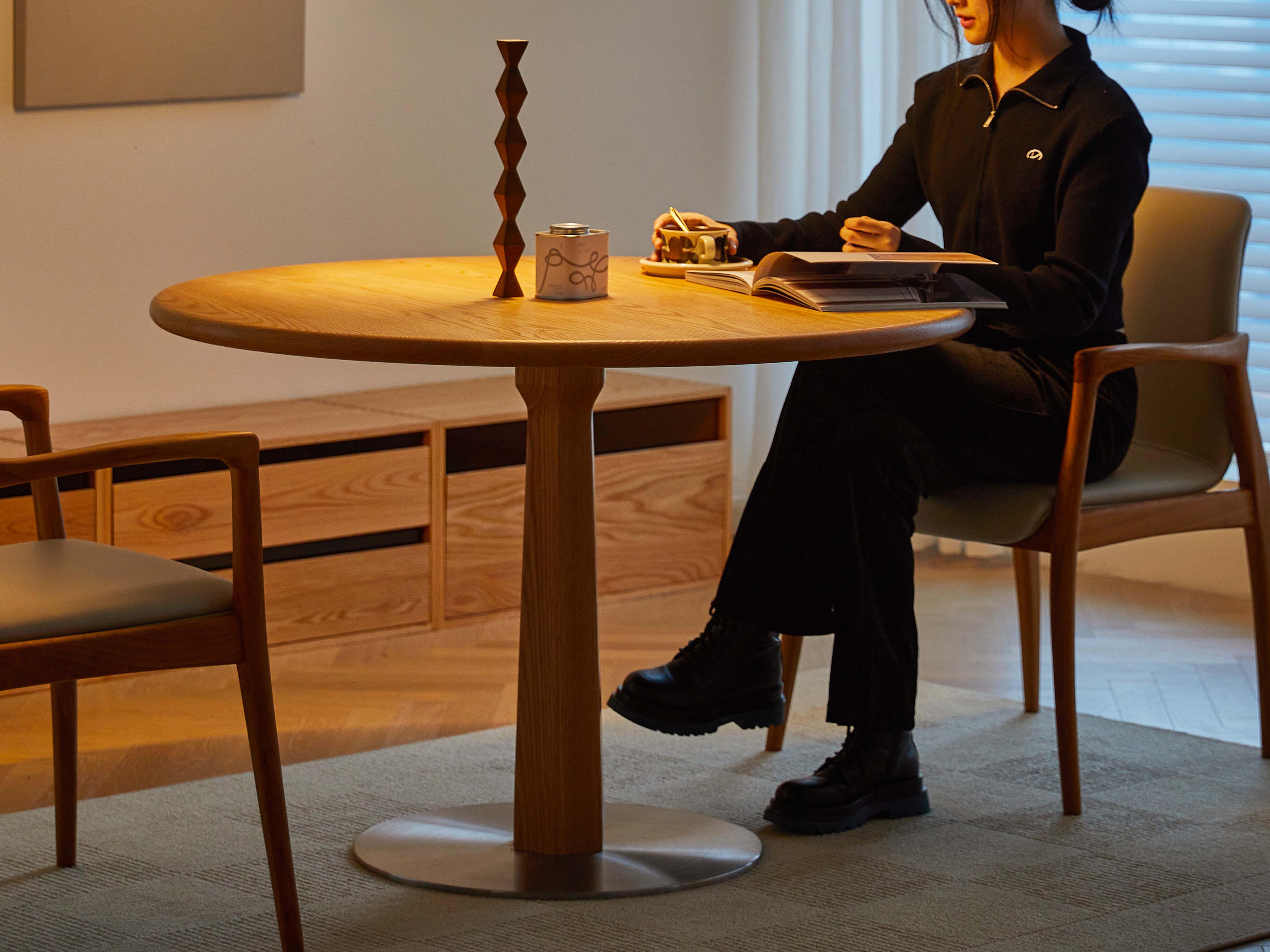 furniture design ，Solid wood furniture，Residential Furniture，round table，Original design，