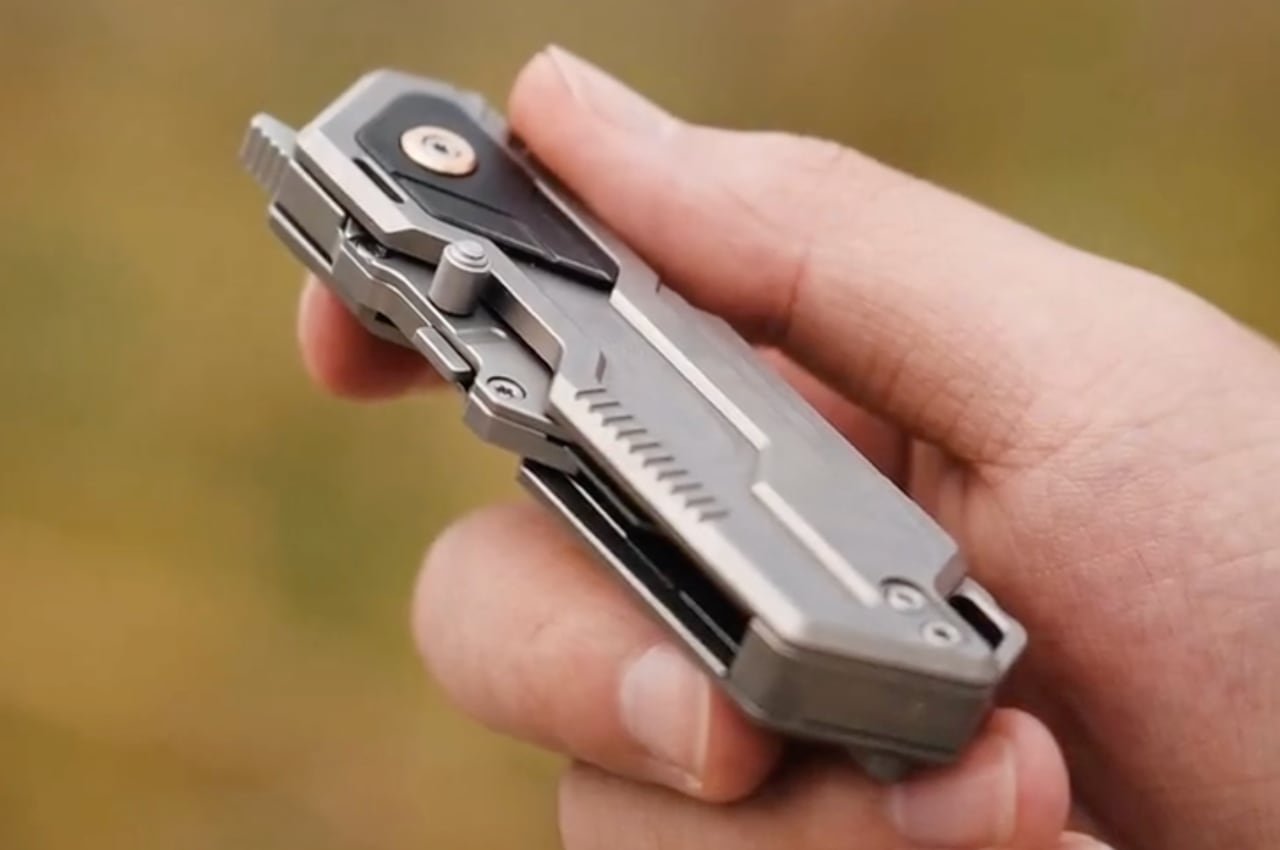 Multifunctional folding knife，Gr5 titanium alloy，Lightweight to carry，tool，