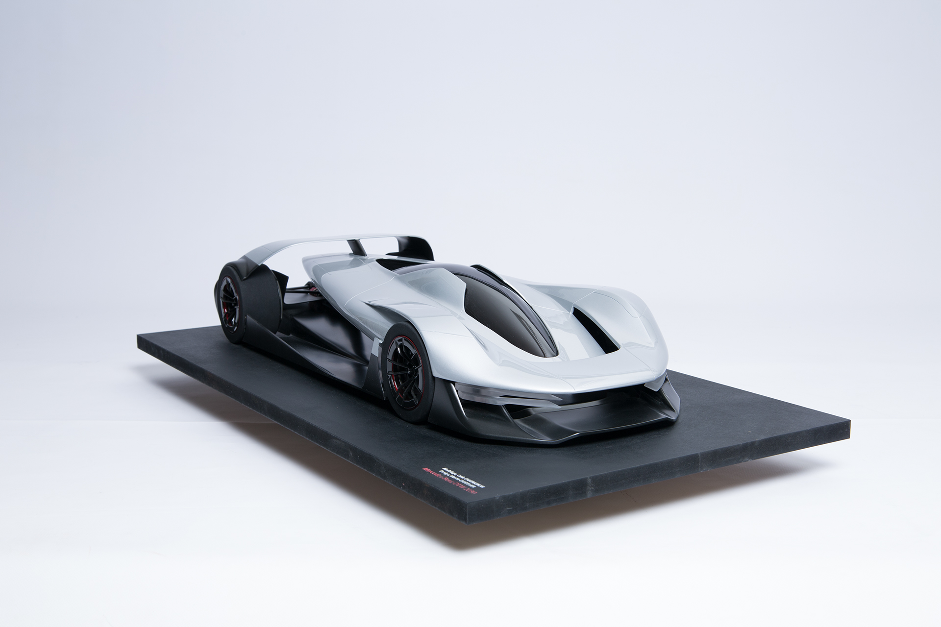 Mercedes Benz DTW，Automobile design，Typesetting，