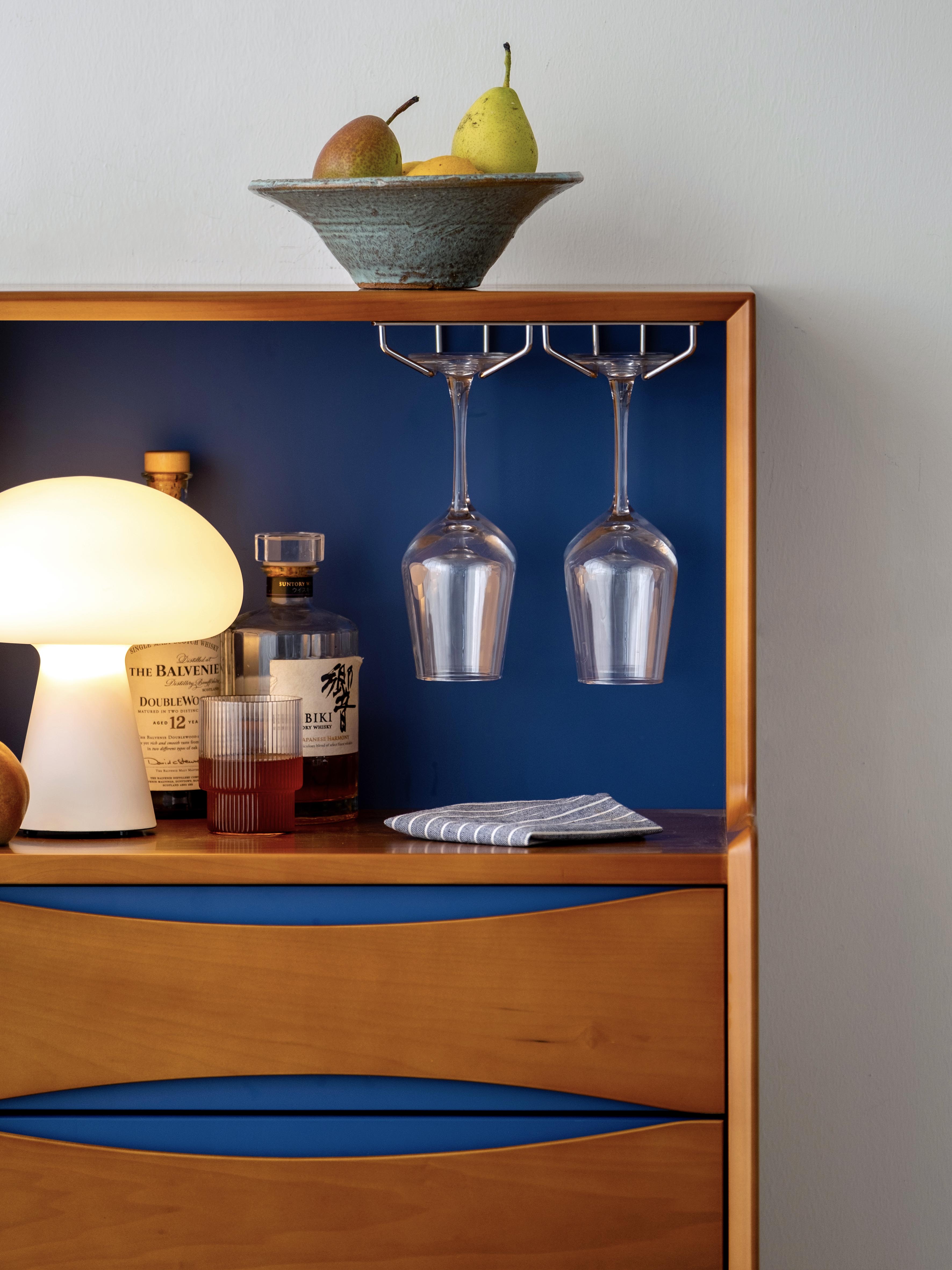 Side cabinet，furniture design ，medieval furniture，Residential Furniture，Original design，Solid wood furniture，