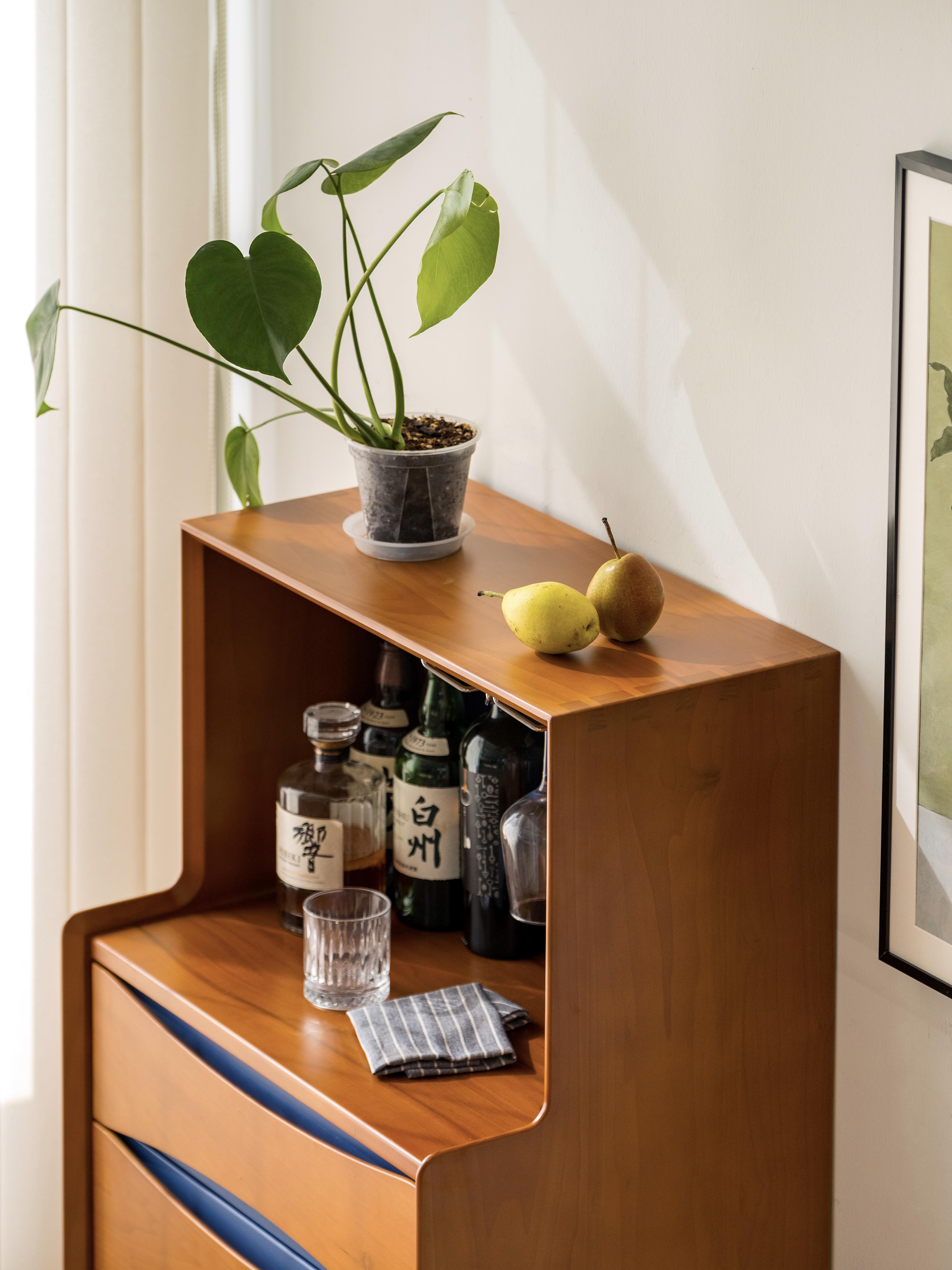 Side cabinet，furniture design ，medieval furniture，Residential Furniture，Original design，Solid wood furniture，