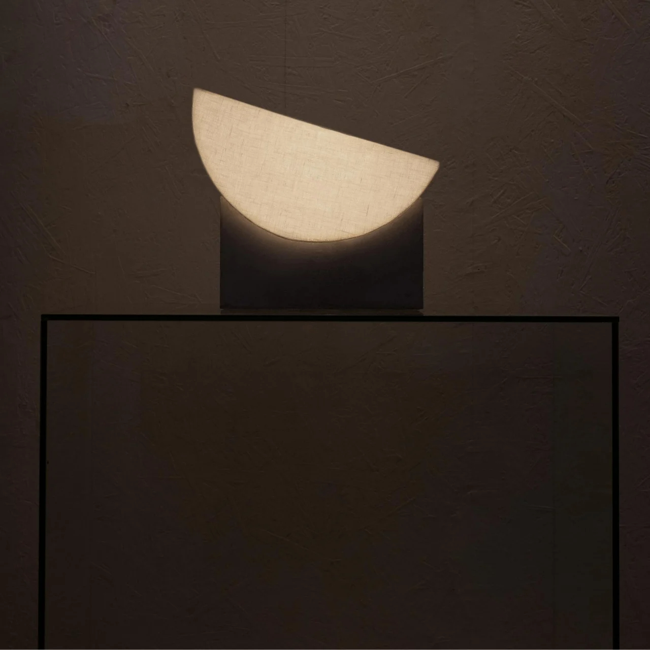 circular production，Waste reuse，Minimalist design ，Desk lamp，