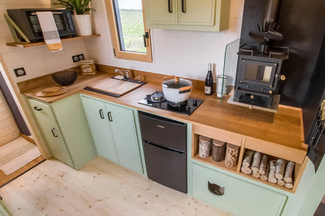 Elèbore Miniature House，Touring car，Reverse layout design，Innovative Micro House Design，