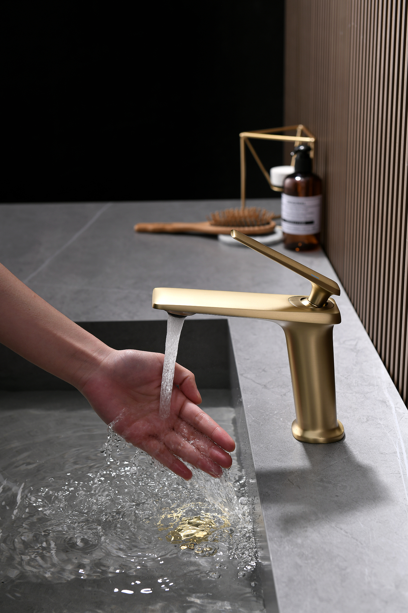 water tap，Basin mixer ，kitchen and toilet，