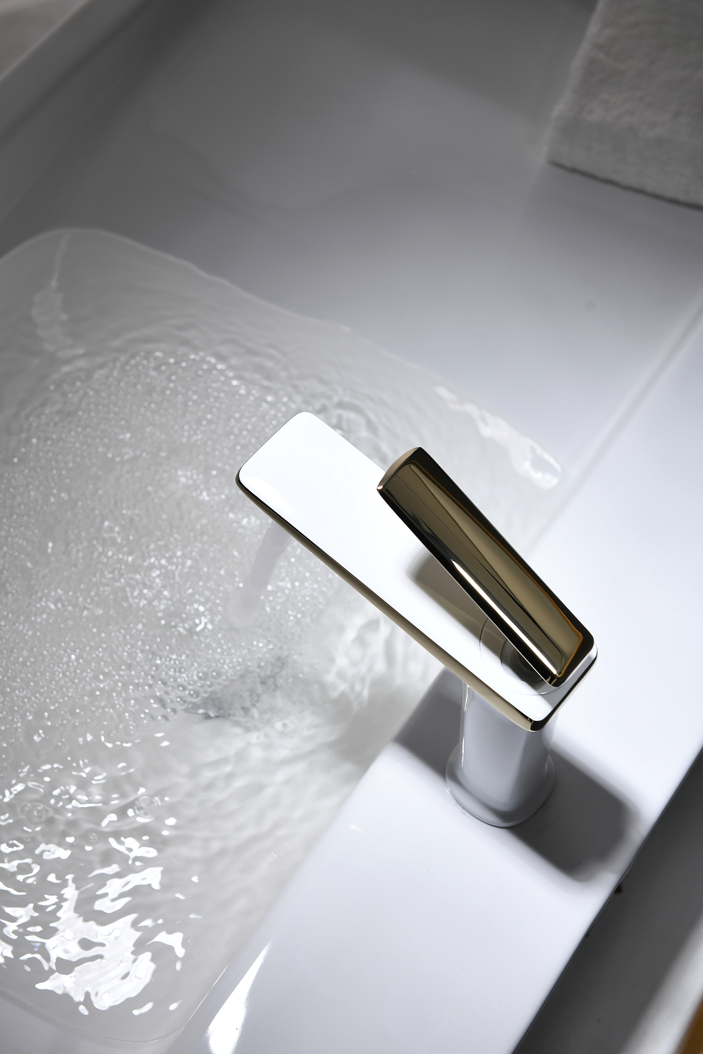 water tap，Basin mixer ，kitchen and toilet，