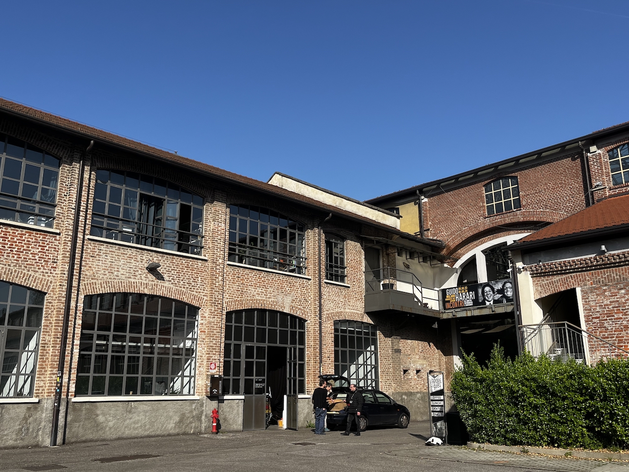 Milan Design Week ，product design，Brand design，packing design，Colored razor，