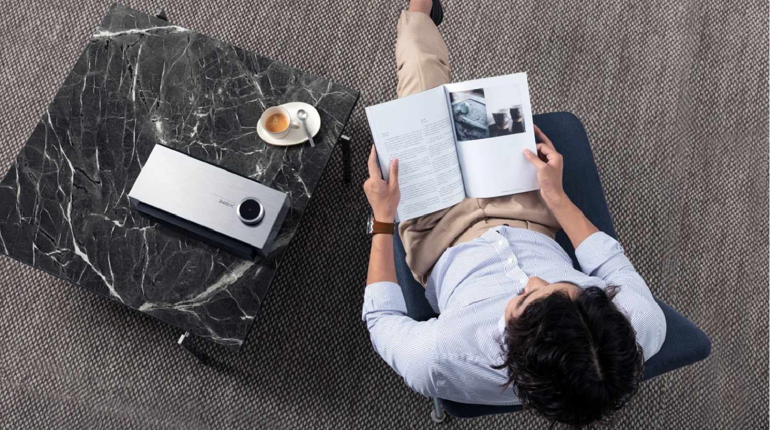 LESS，Ultimate simplicity，Minimalist design ，Projector，