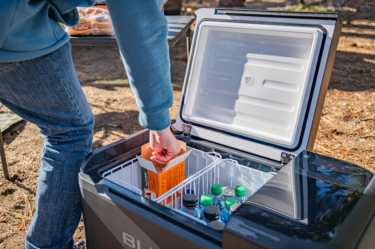 product design，Portable，Refrigerator，Replace the battery，