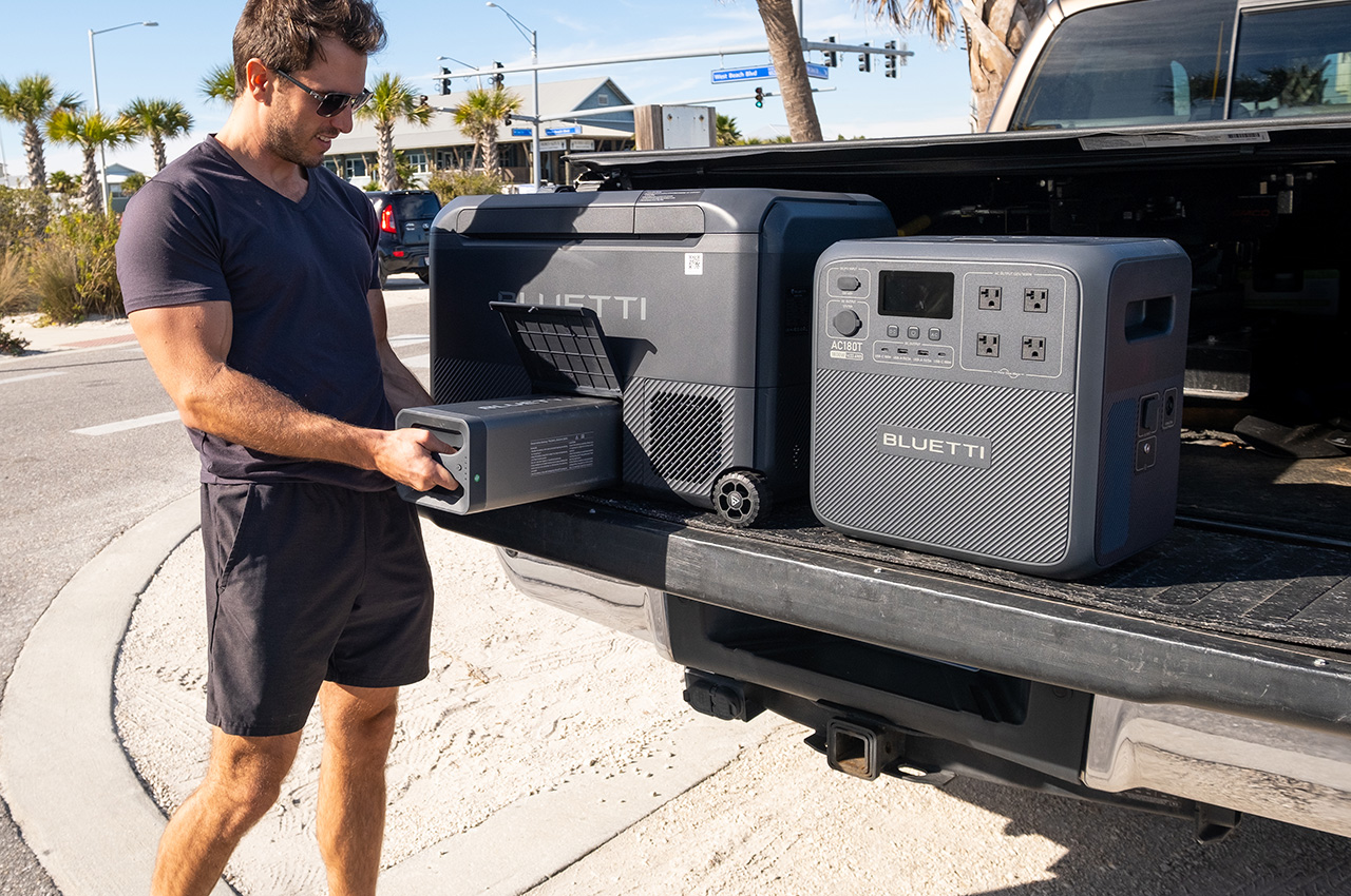 product design，Portable，Refrigerator，Replace the battery，